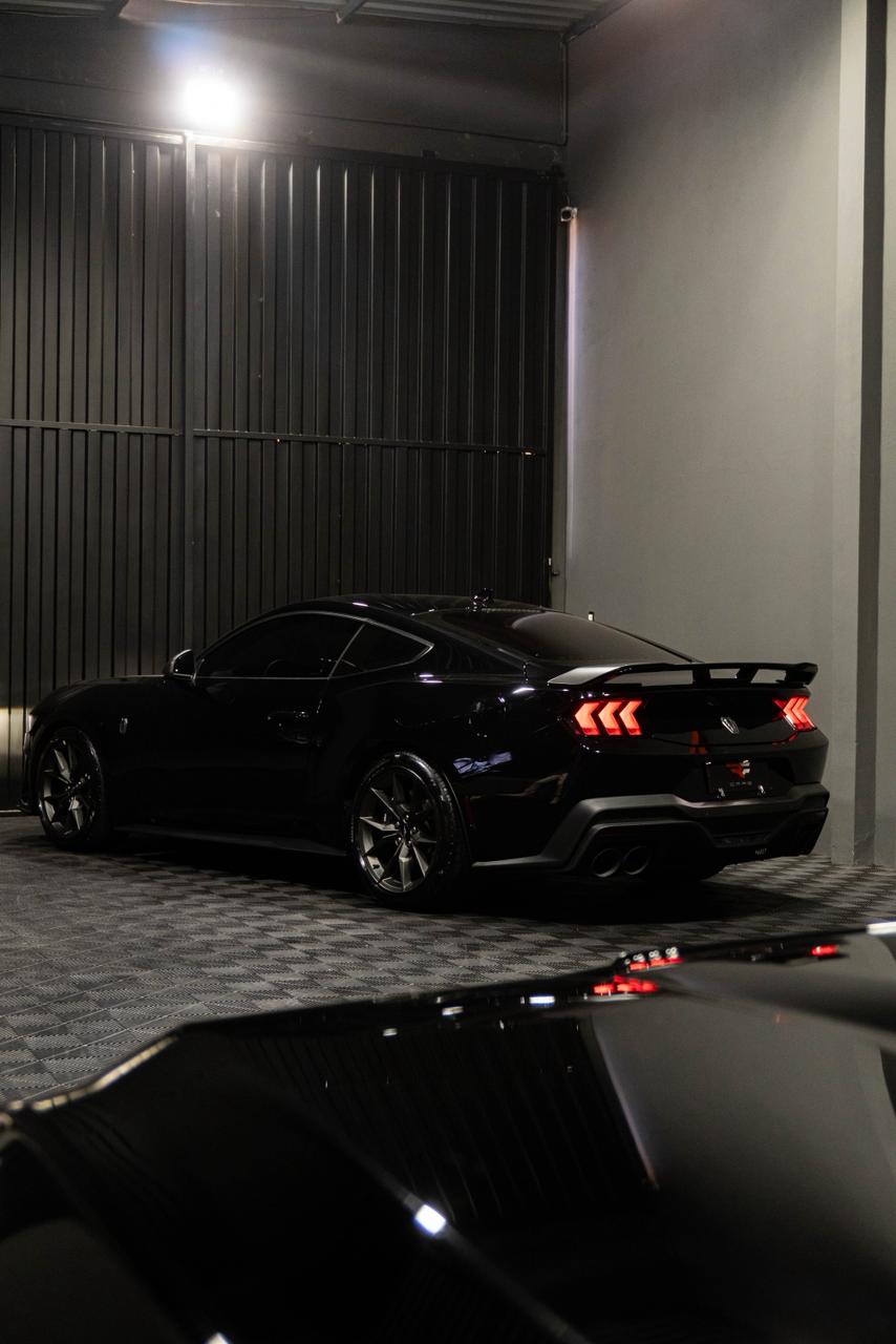 FORD MUSTANG 5.0 V8 DARK HORSE — foto 9