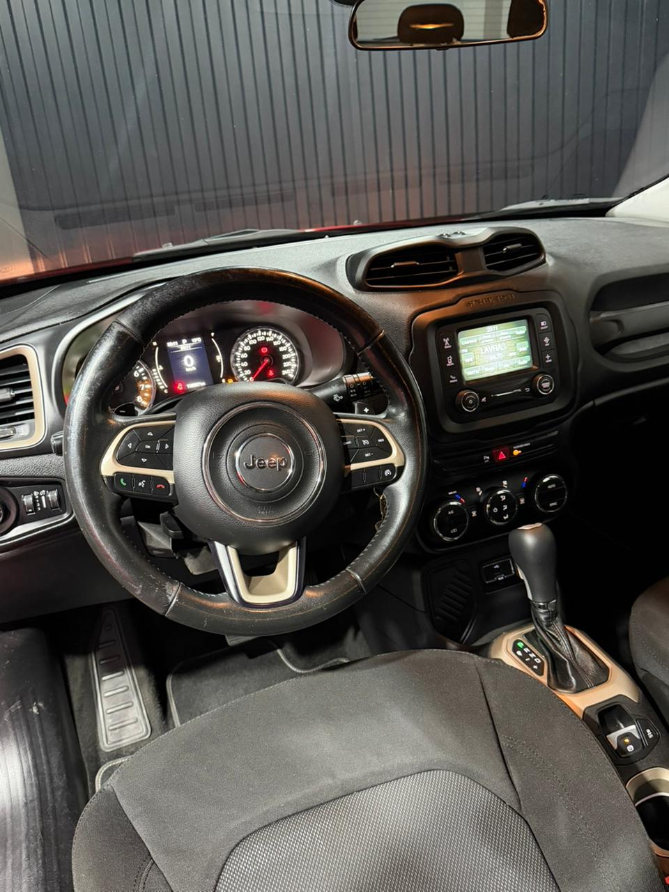 JEEP RENEGADE LONGITUDE 1.8 FLEX AUTOMATICO — foto 15