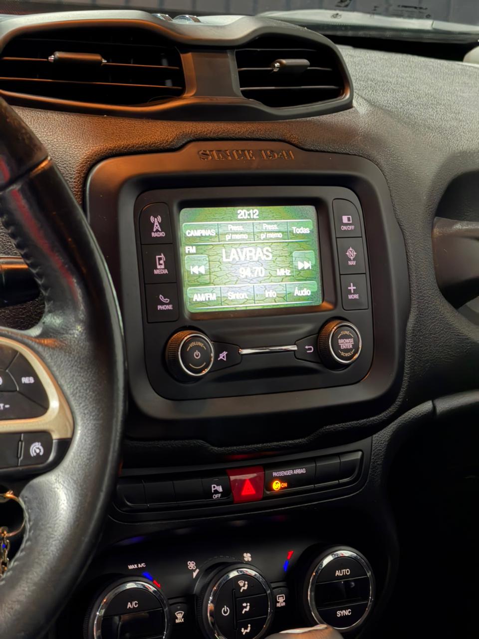 JEEP RENEGADE LONGITUDE 1.8 FLEX AUTOMATICO — foto 17