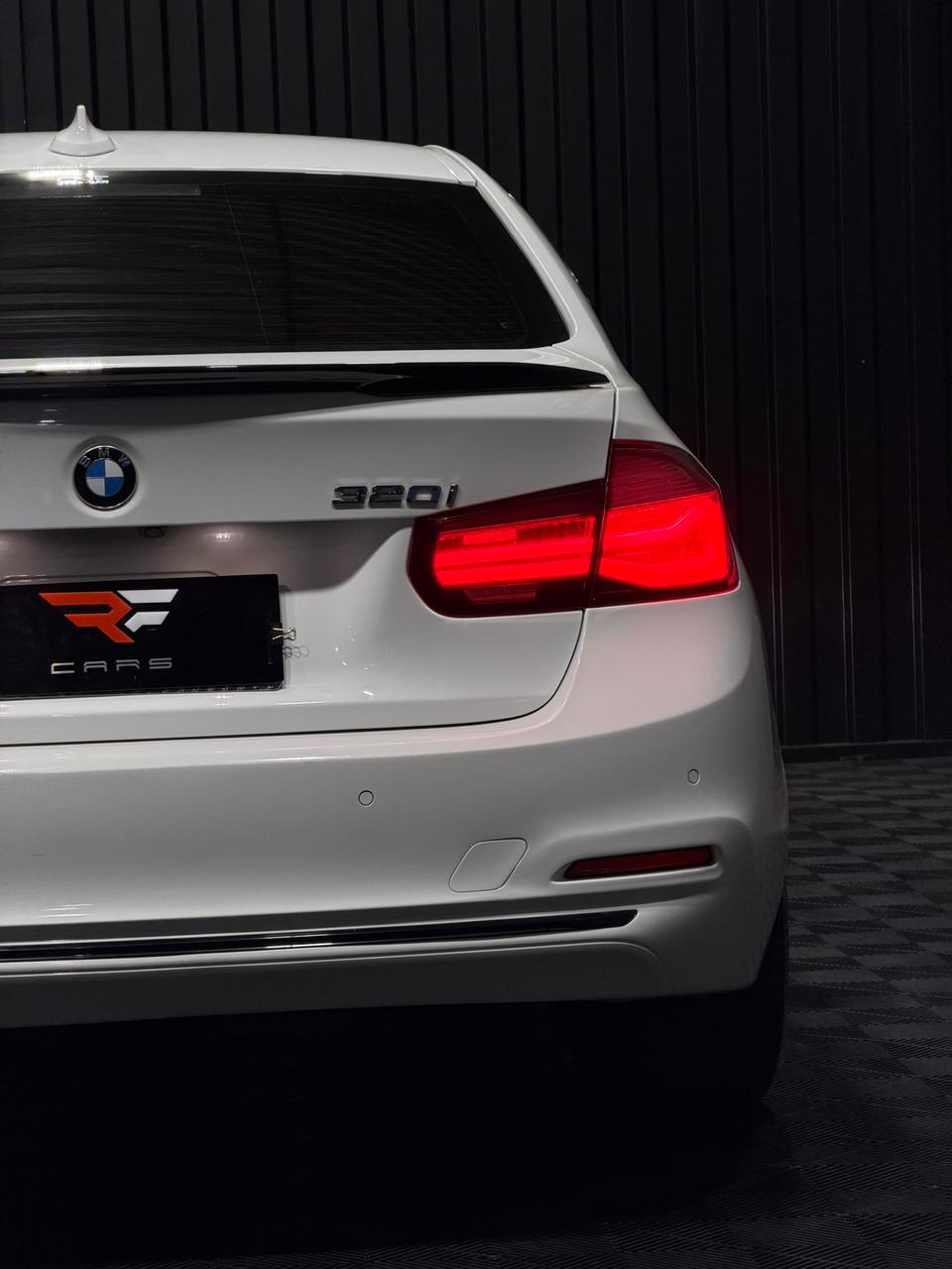 BMW 320i  SPORT ACTIVE FLEX — foto 11