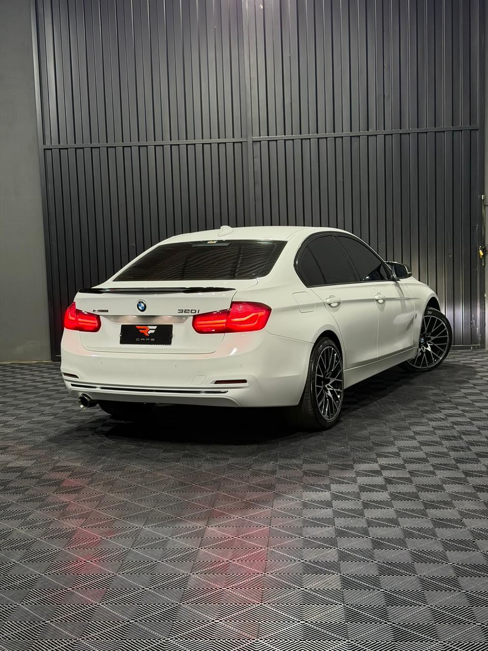 BMW 320i  SPORT ACTIVE FLEX — foto 13