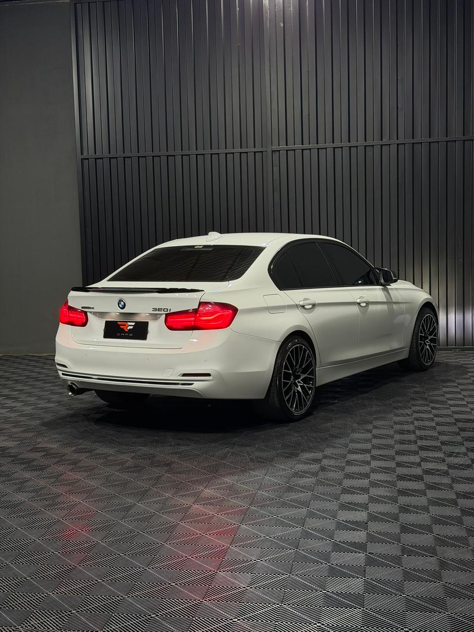 BMW 320i  SPORT ACTIVE FLEX — foto 14