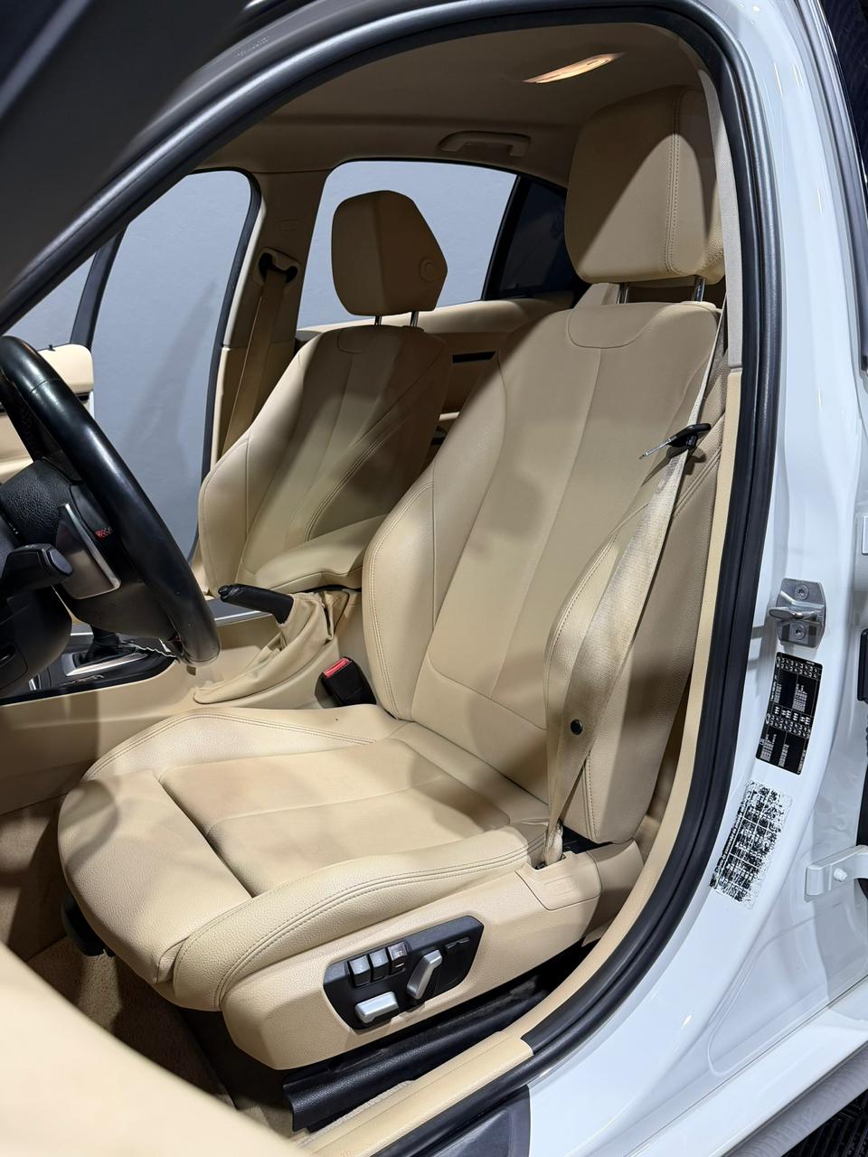 BMW 320i  SPORT ACTIVE FLEX — foto 21