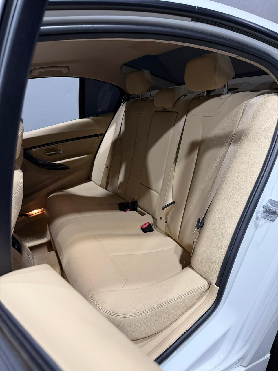 BMW 320i  SPORT ACTIVE FLEX — foto 22