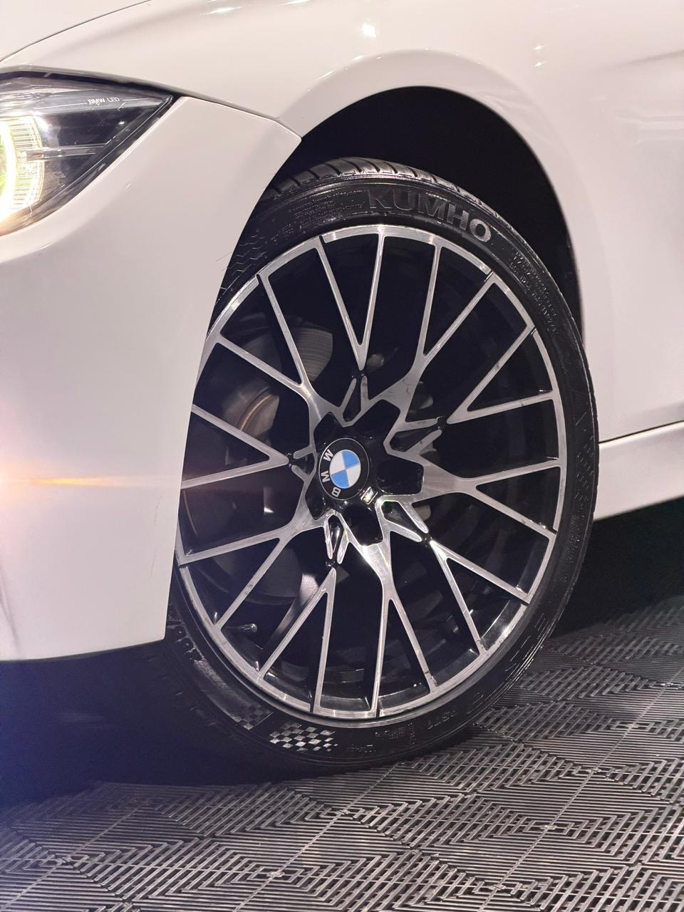 BMW 320i  SPORT ACTIVE FLEX — foto 23