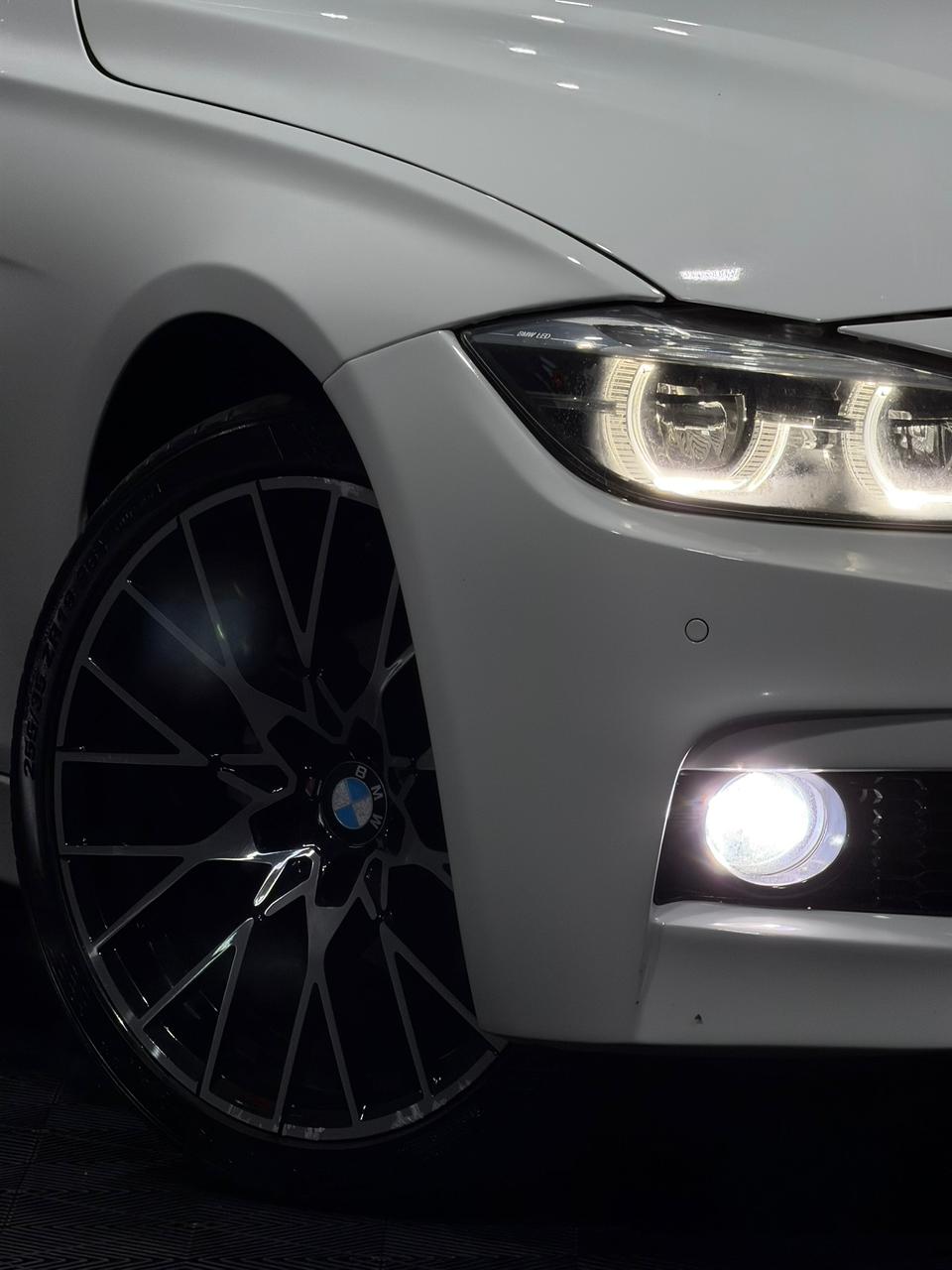 BMW 320i  SPORT ACTIVE FLEX — foto 24