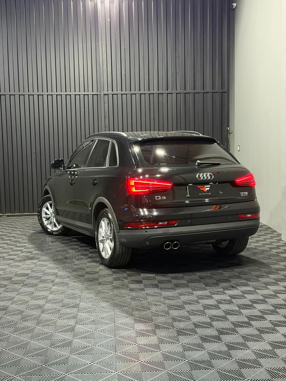 AUDI Q3 2.0 TFSI QUATTRO — foto 8