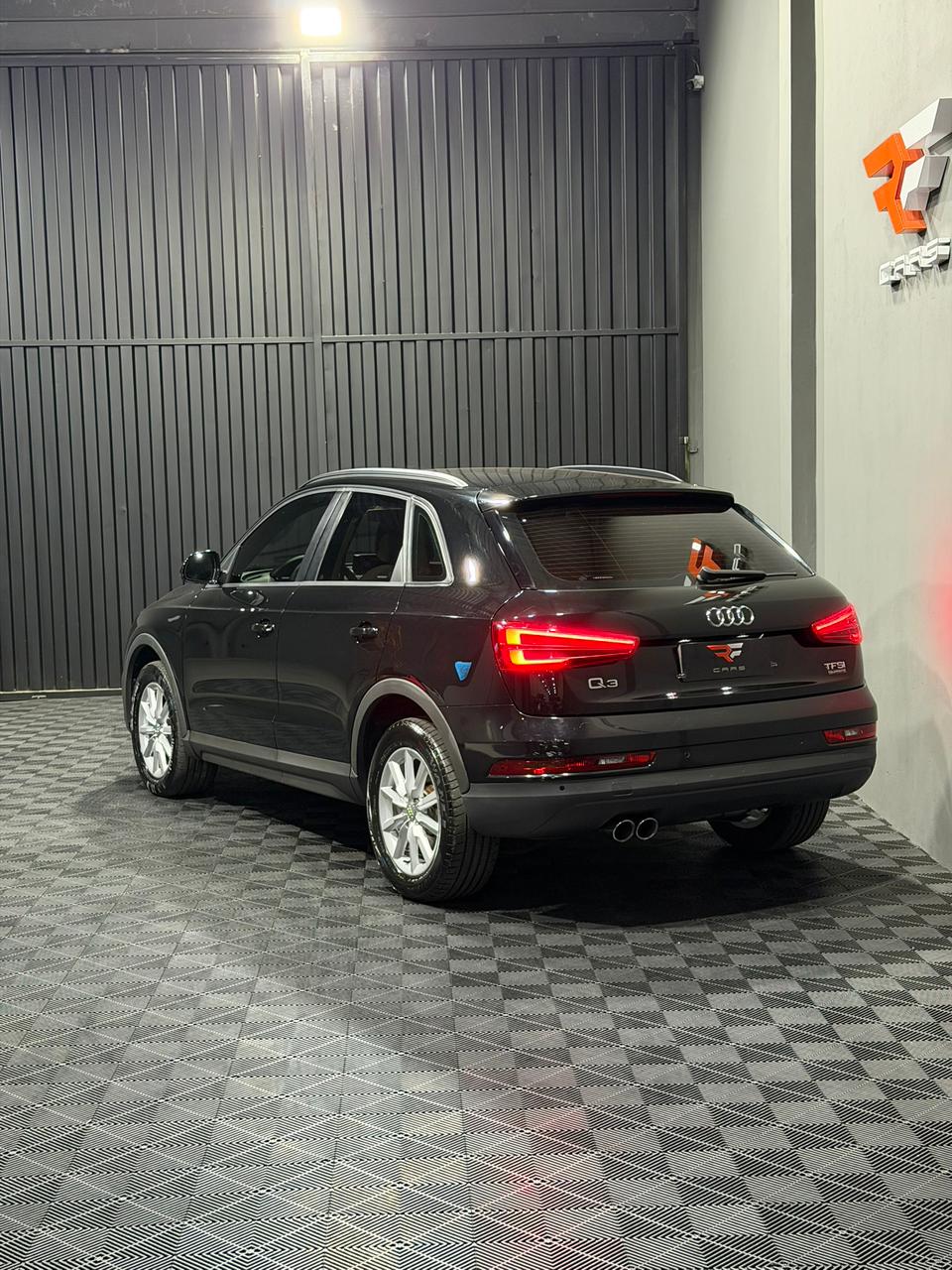 AUDI Q3 2.0 TFSI QUATTRO — foto 9