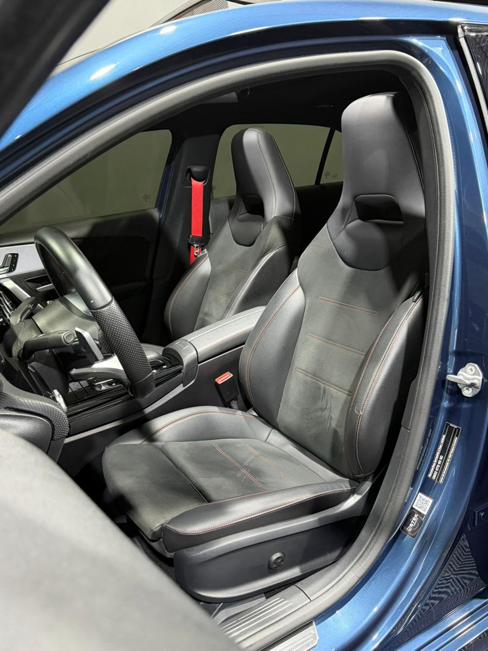 MERCEDES-BENZ A35 AMG LAUCH EDITION — foto 24