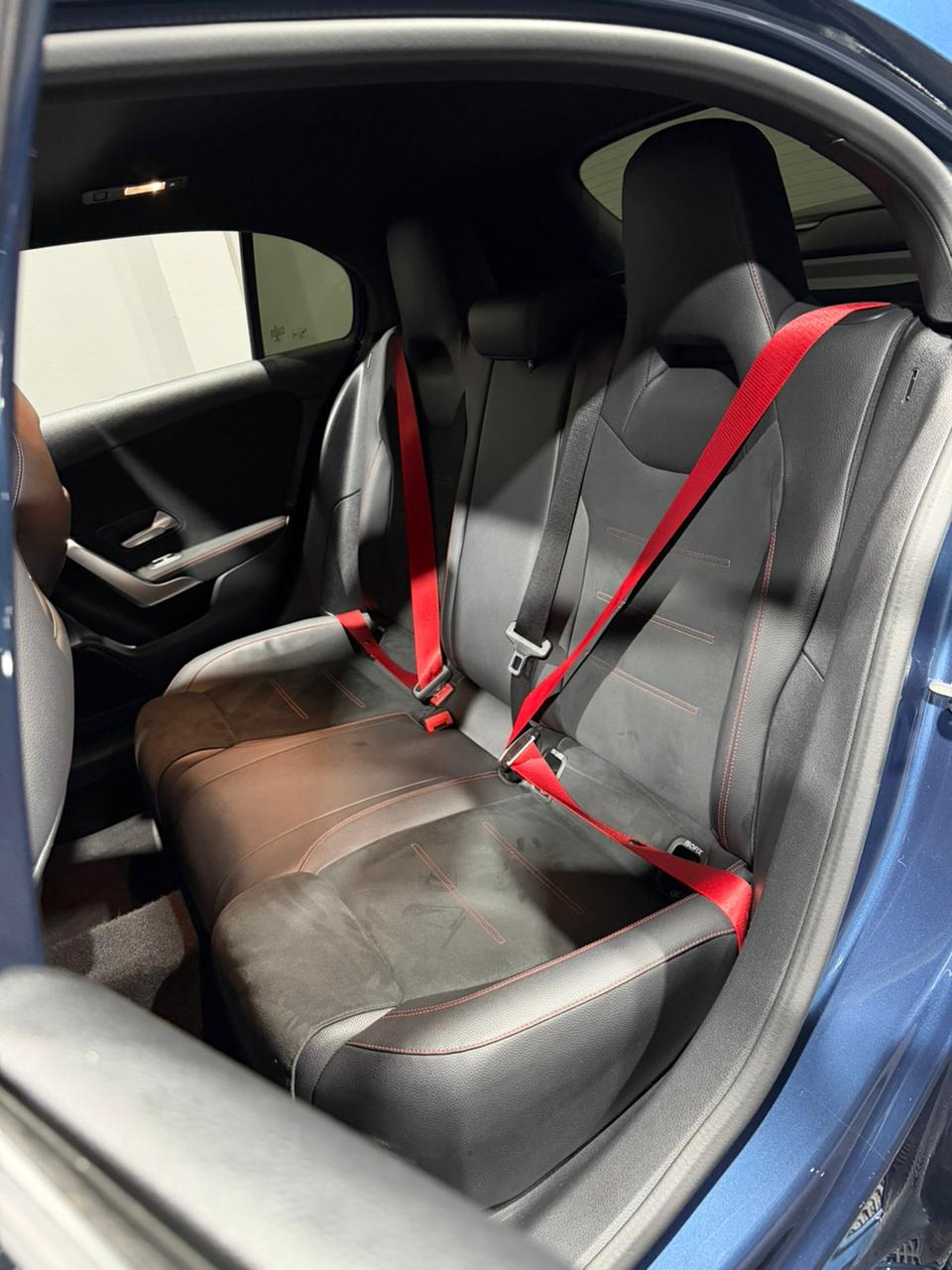 MERCEDES-BENZ A35 AMG LAUCH EDITION — foto 25