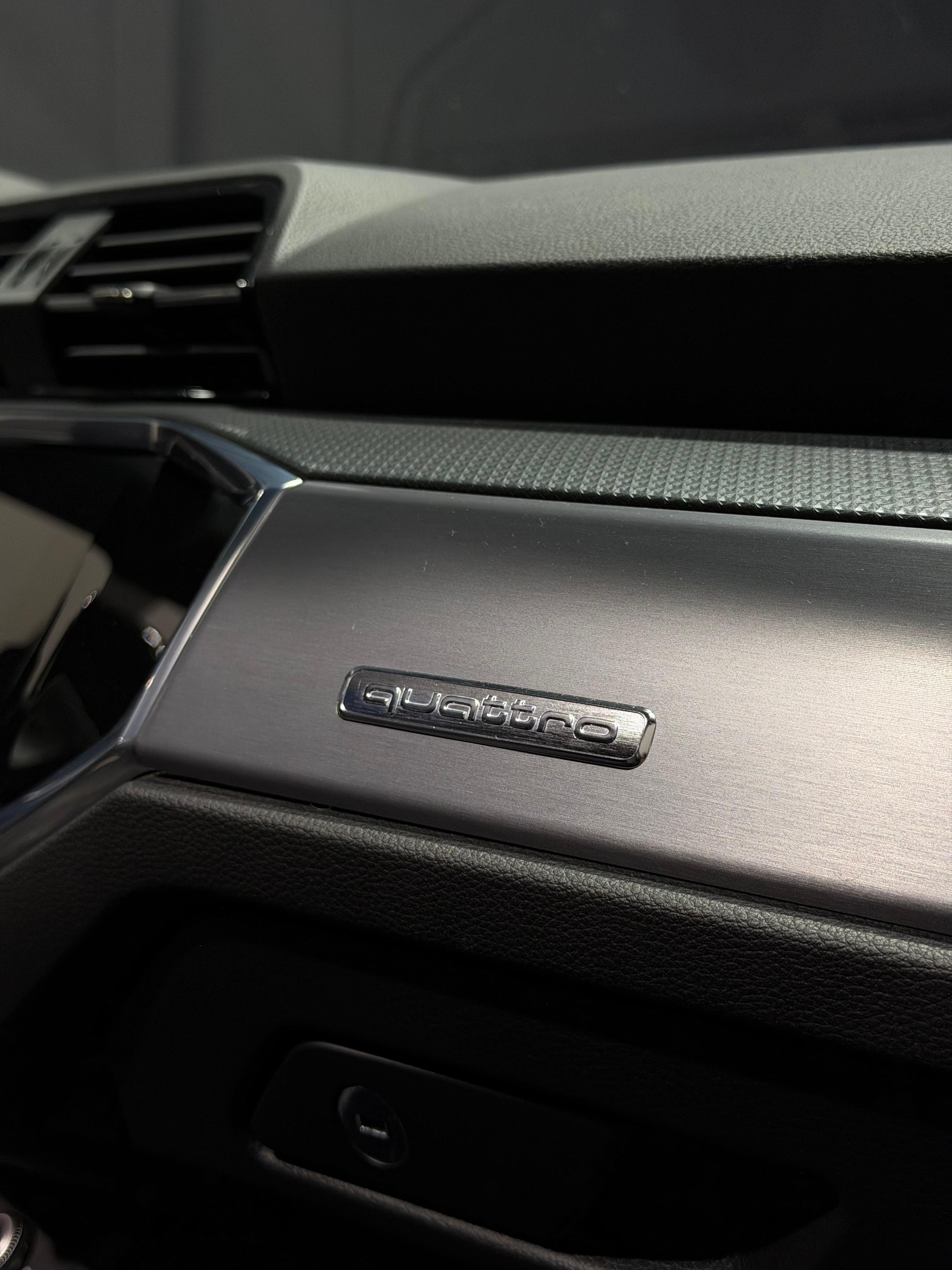 AUDI Q3 TFSI PERFORMANCE BLACK QUATTRO — foto 31