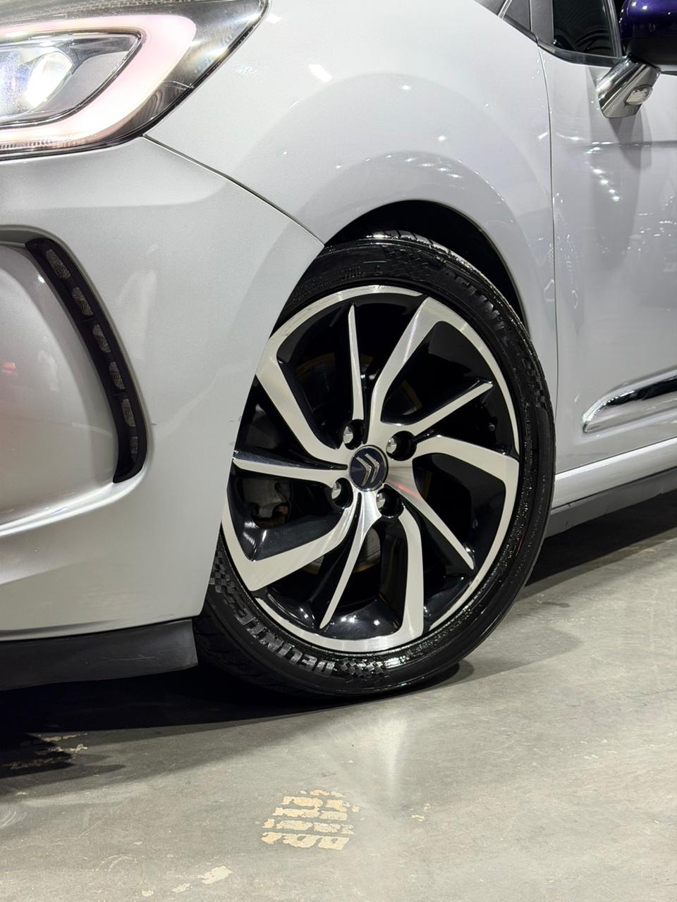 CITROËN DS3 SPORT CHIC — foto 23