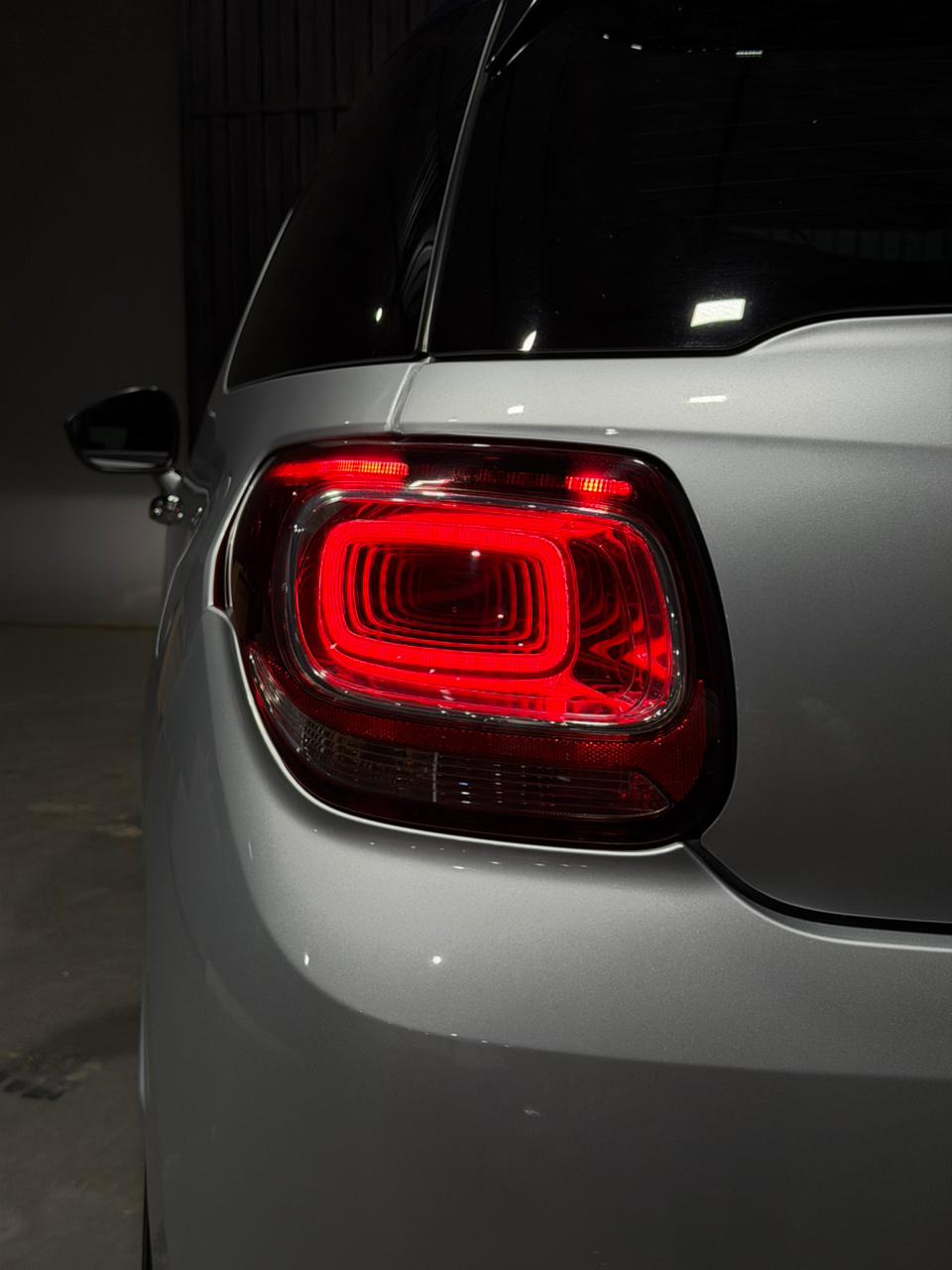 CITROËN DS3 SPORT CHIC — foto 24