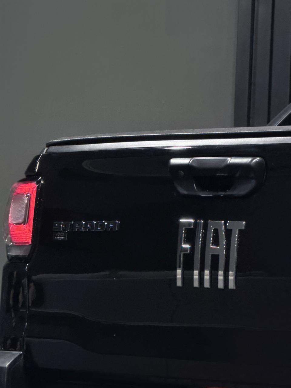FIAT STRADA VOLCANO 1.3 FLEX — foto 19