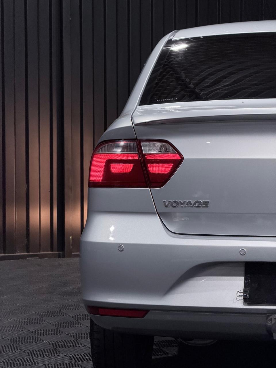VW VOYAGE 1.6 CONFORTLINE — foto 18