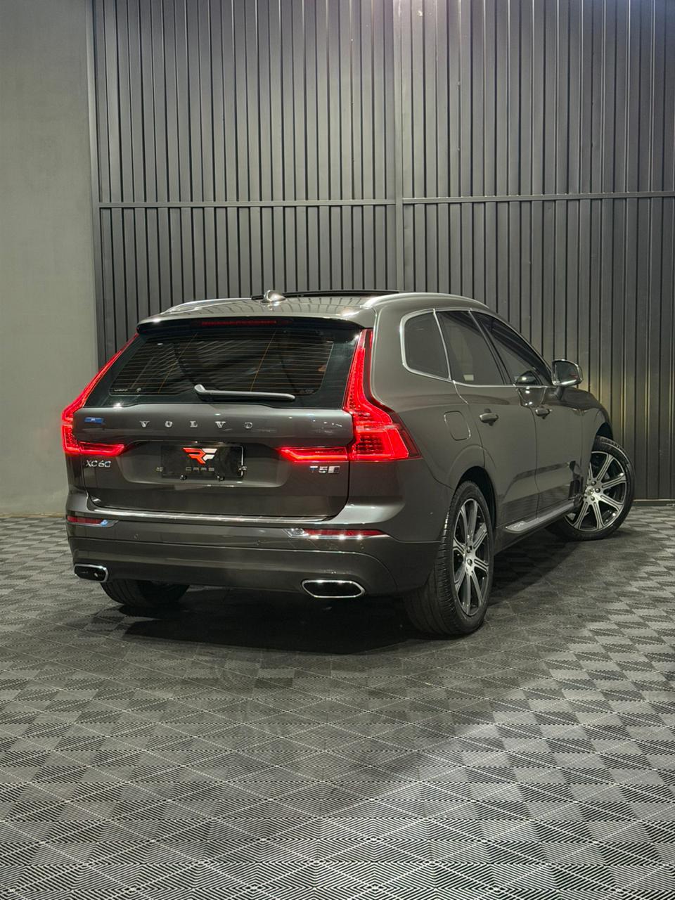 VOLVO XC60 T5 INSCRIPTION 2.0 TURBO AWD — foto 12