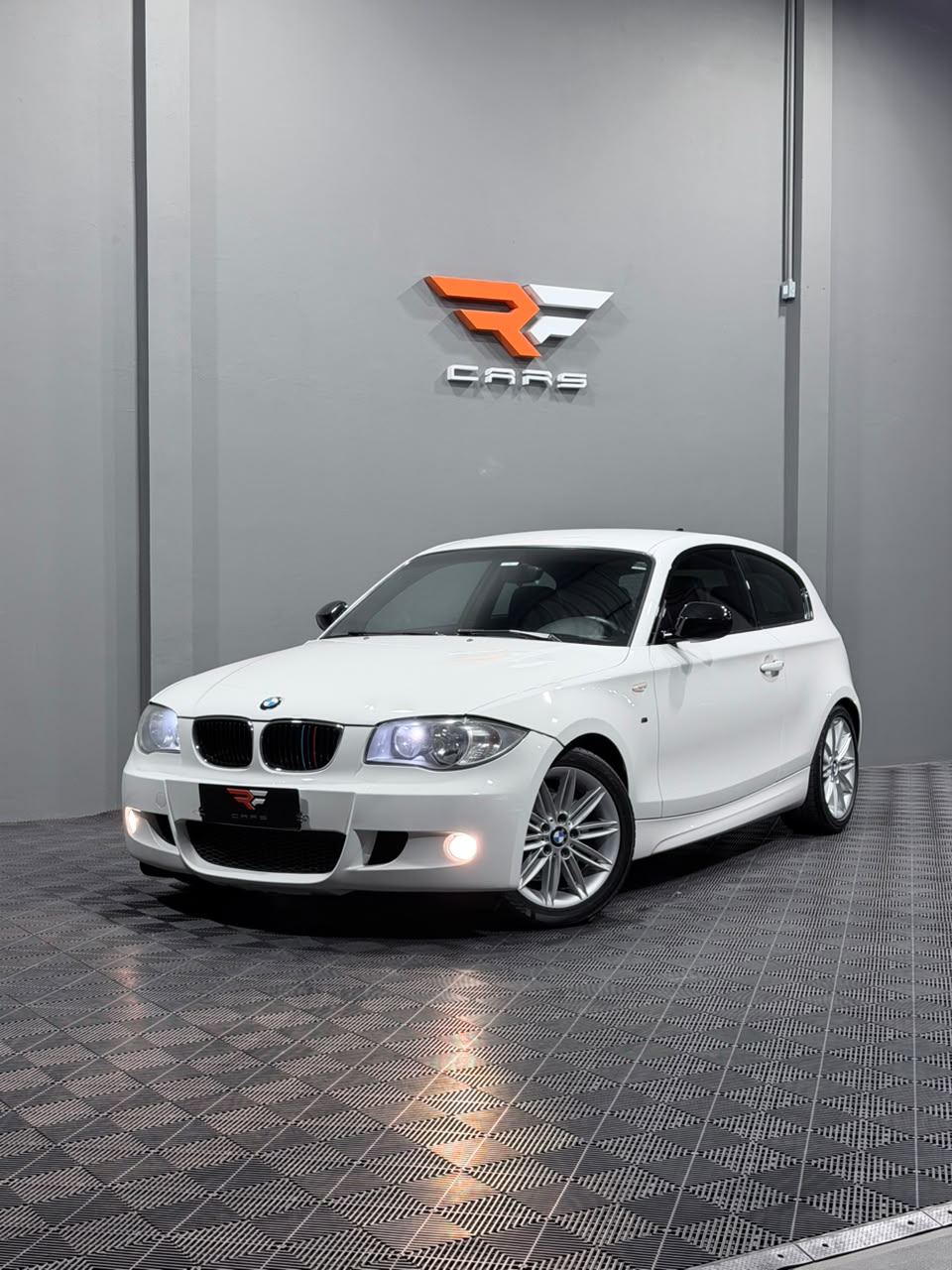 BMW BMW 118iA 2.0 136cv 2011/2012 — R$ 59.990,00