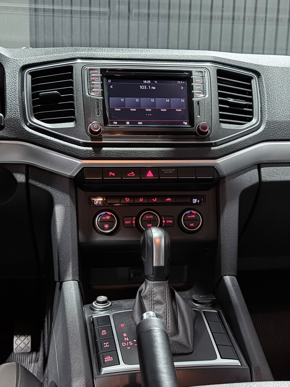 VW AMAROK 3.0 V6 HIGHLINE — foto 16