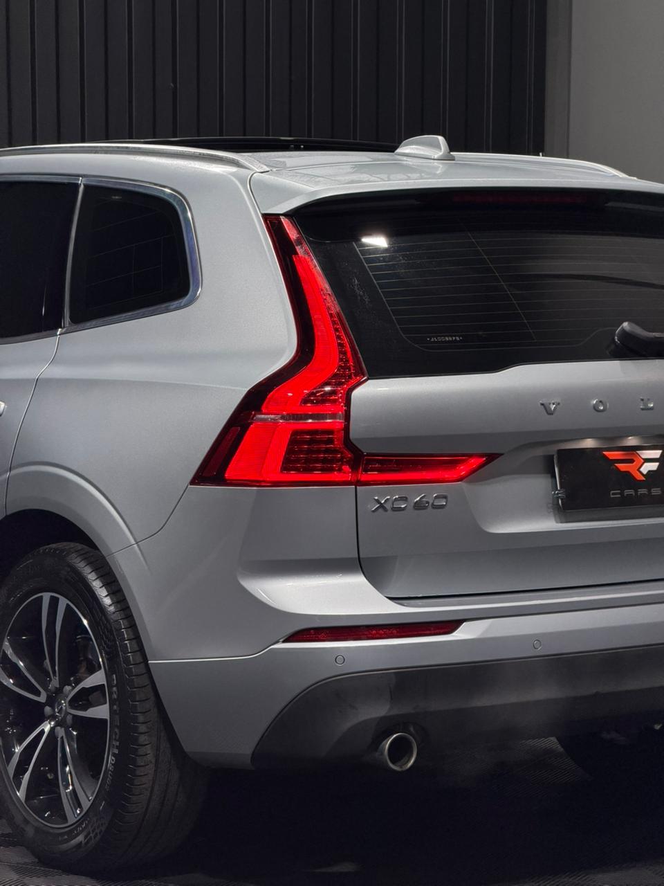 VOLVO XC60 T5 MOMENTUM 2.0 TURBO AWD — foto 10