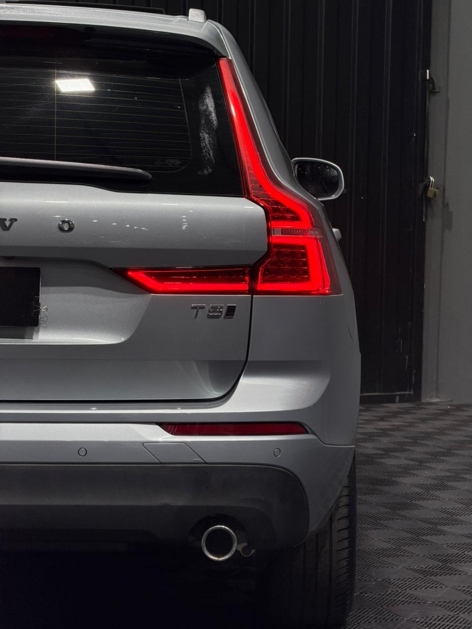 VOLVO XC60 T5 MOMENTUM 2.0 TURBO AWD — foto 11