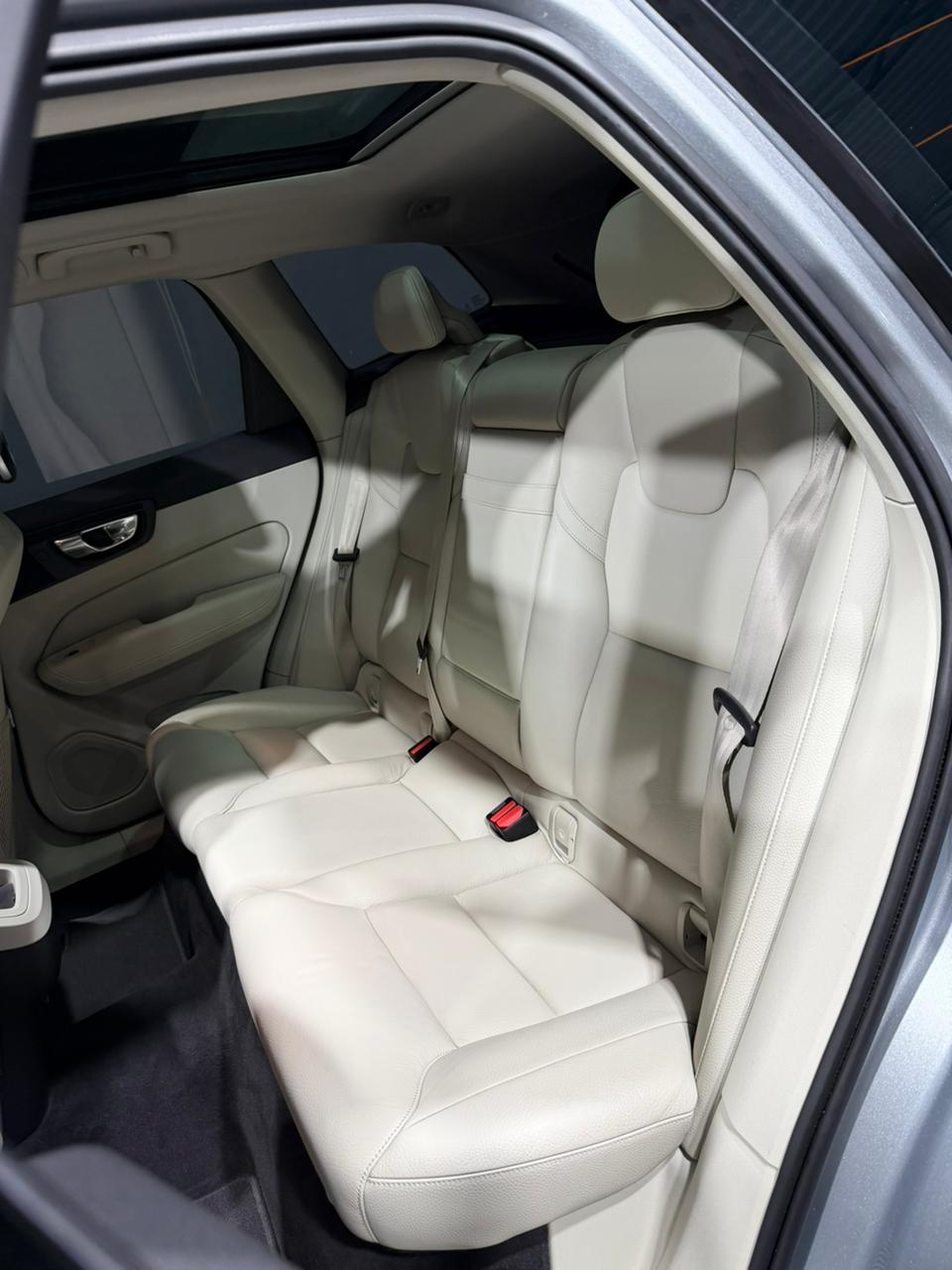 VOLVO XC60 T5 MOMENTUM 2.0 TURBO AWD — foto 19
