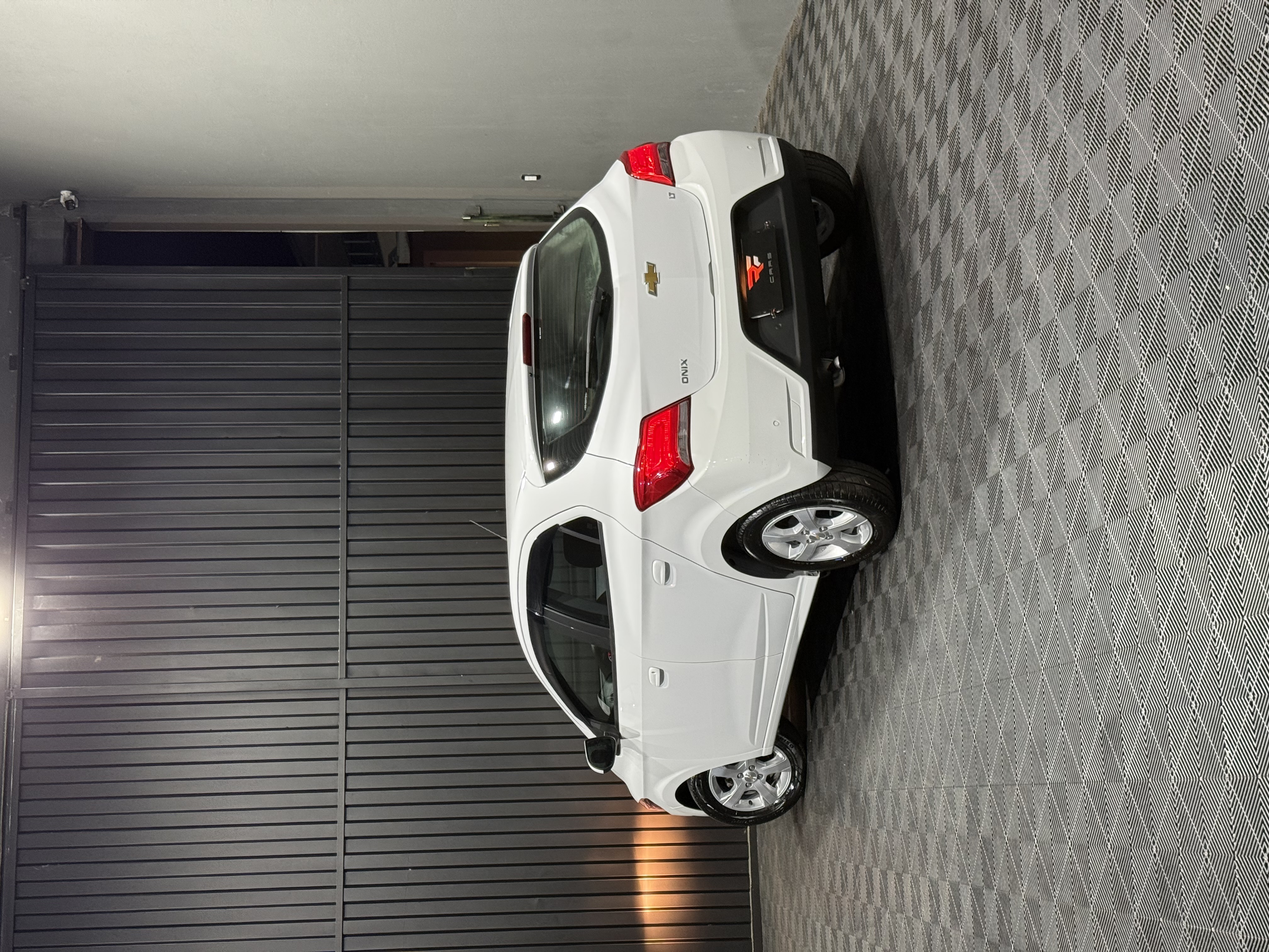 CHEVROLET ONIX LT 1.4 — foto 4