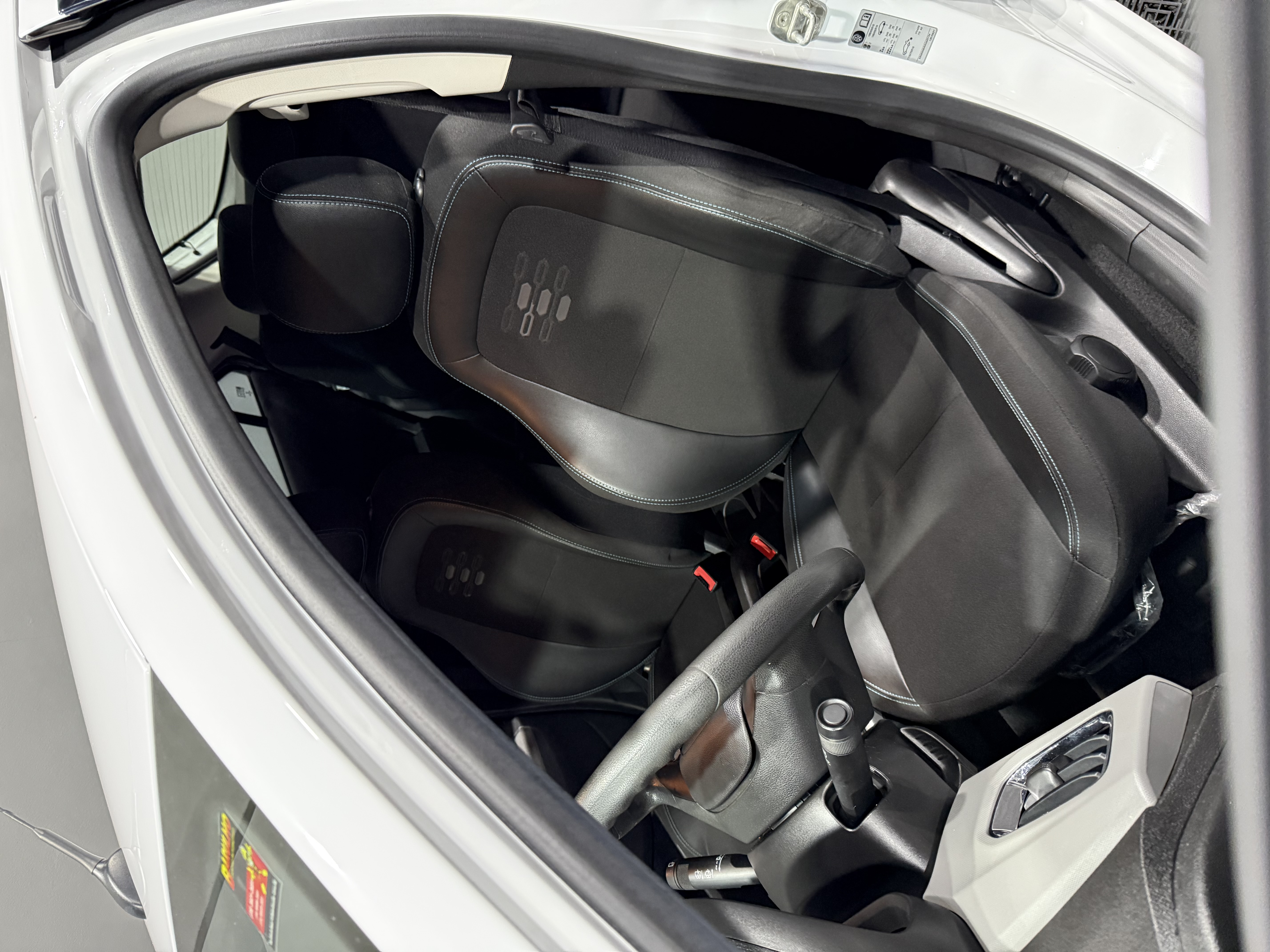 CHEVROLET ONIX LT 1.4 — foto 14