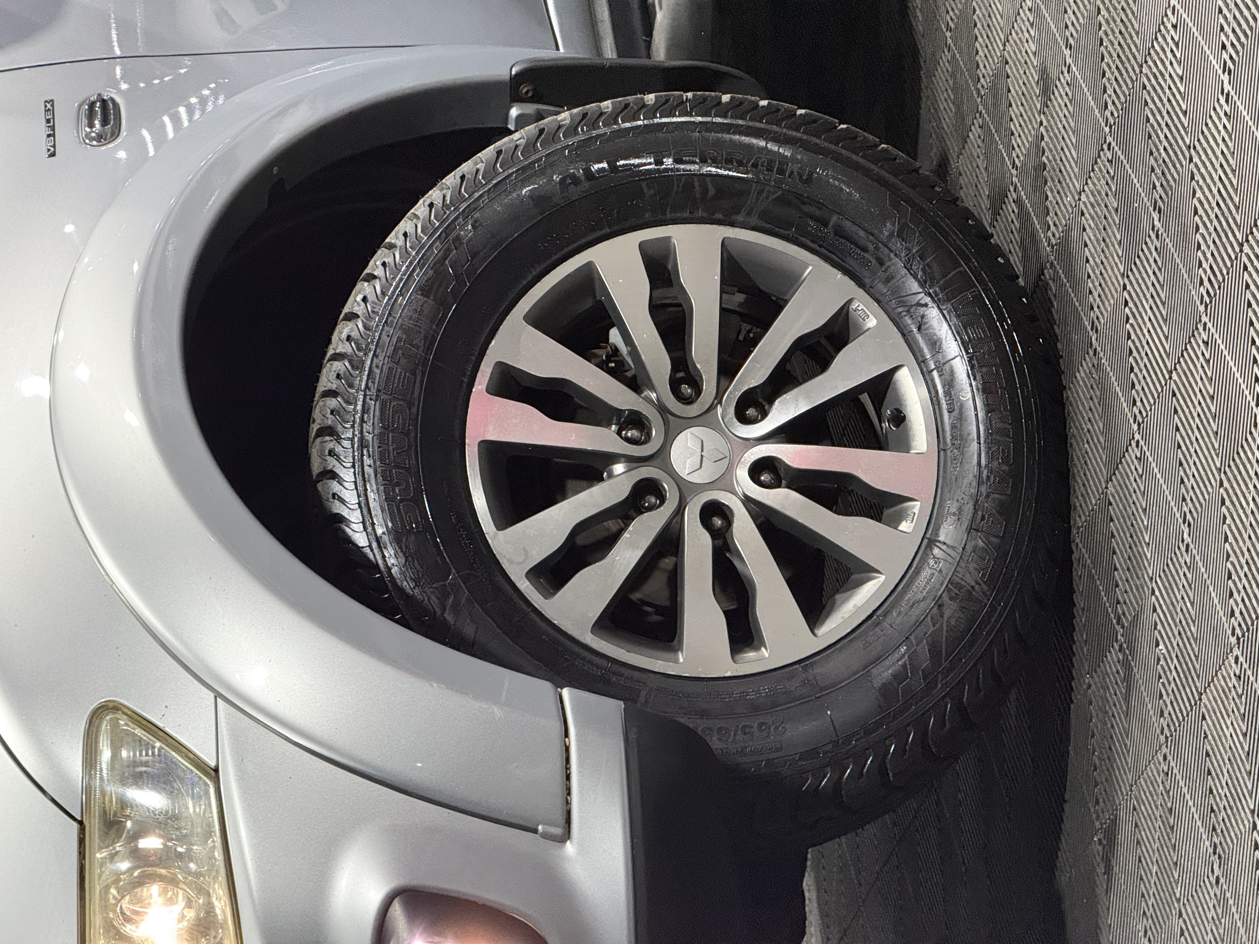 MITSUBISHI PAJERO HPE 3.5 V6 4x4 — foto 3