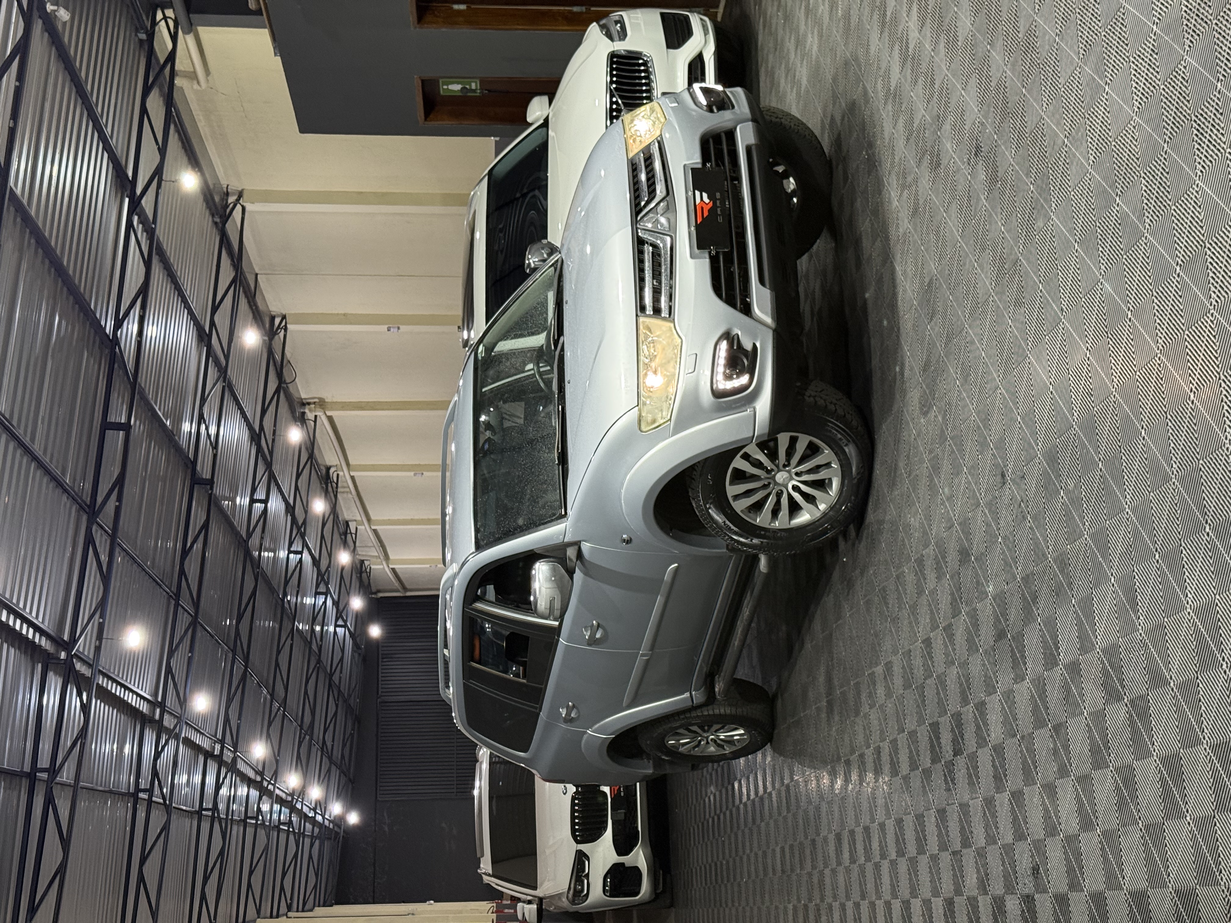 MITSUBISHI PAJERO HPE 3.5 V6 4x4 — foto 19