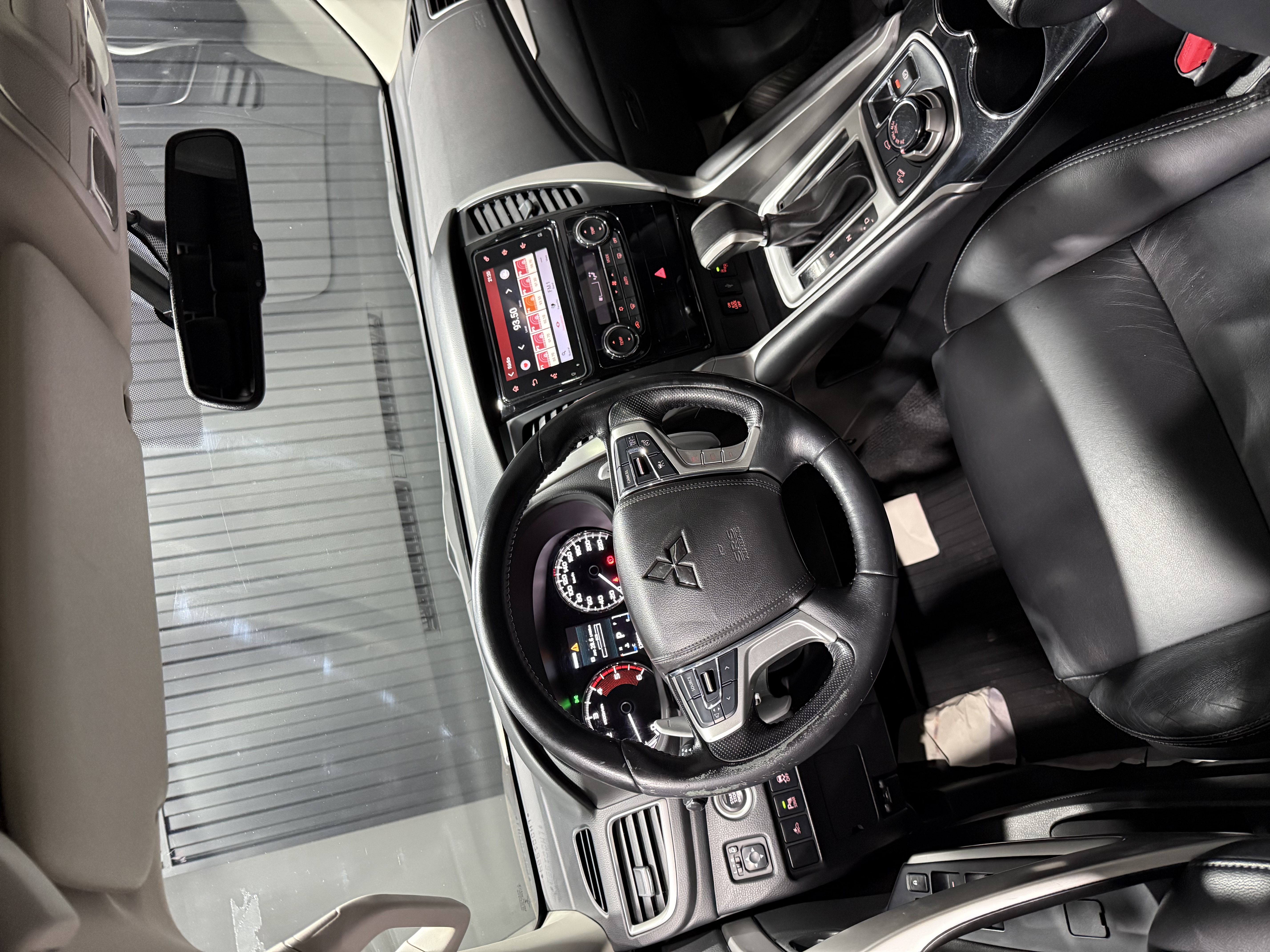 MITSUBISHI PAJERO SPORT HPE 2.4 TURBO DIESEL 4x4 — foto 9