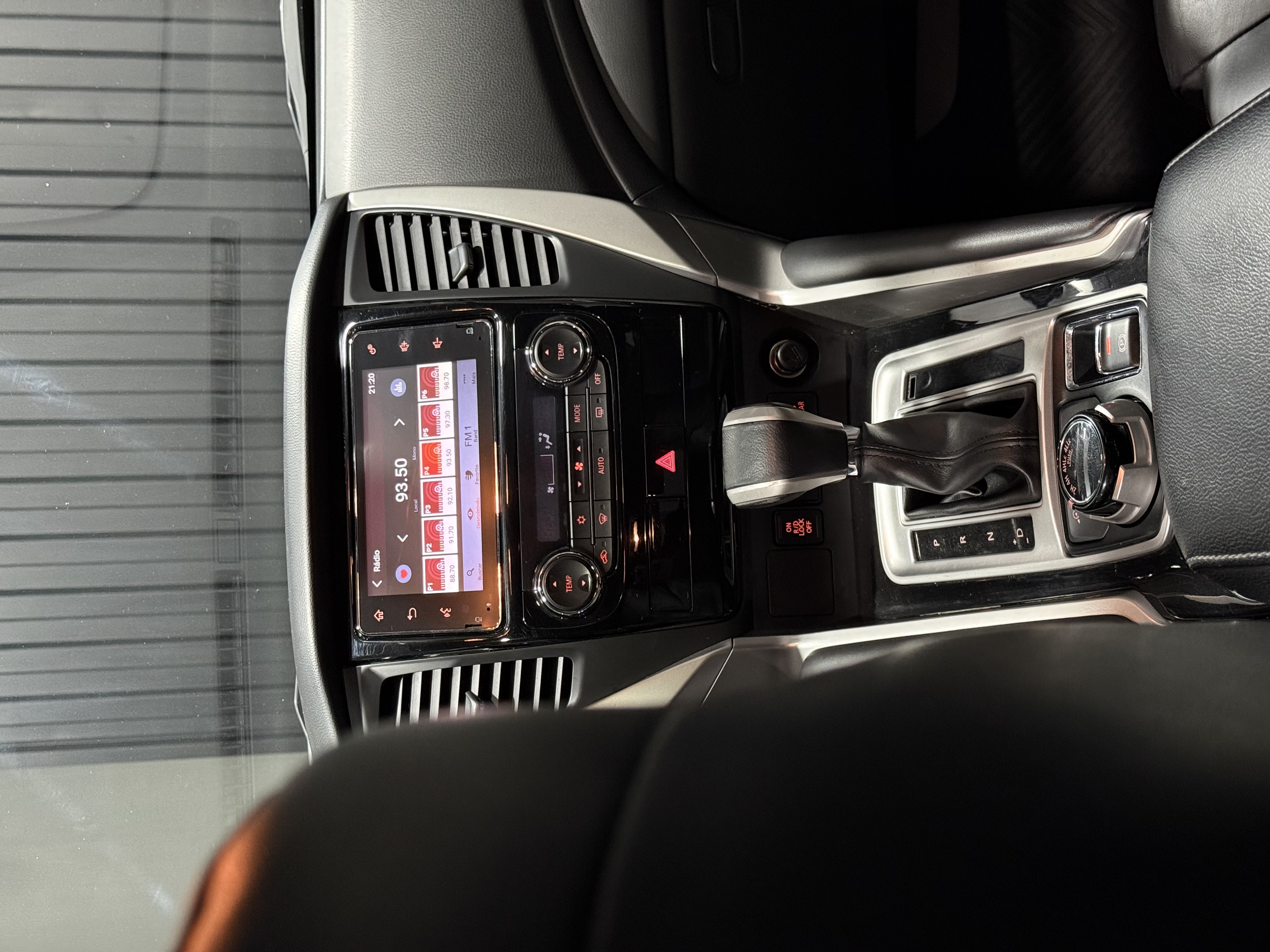 MITSUBISHI PAJERO SPORT HPE 2.4 TURBO DIESEL 4x4 — foto 11