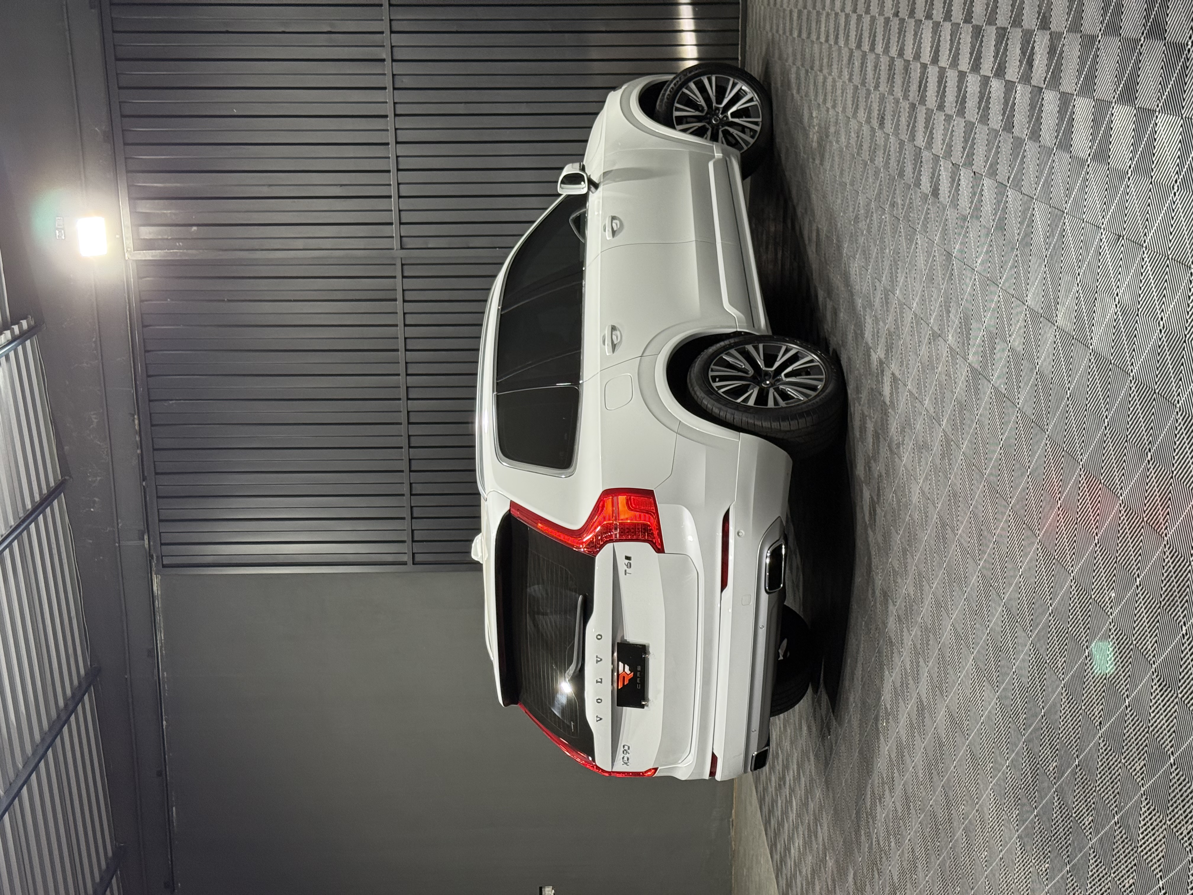 VOLVO XC90 T6 MOMENTUM — foto 6