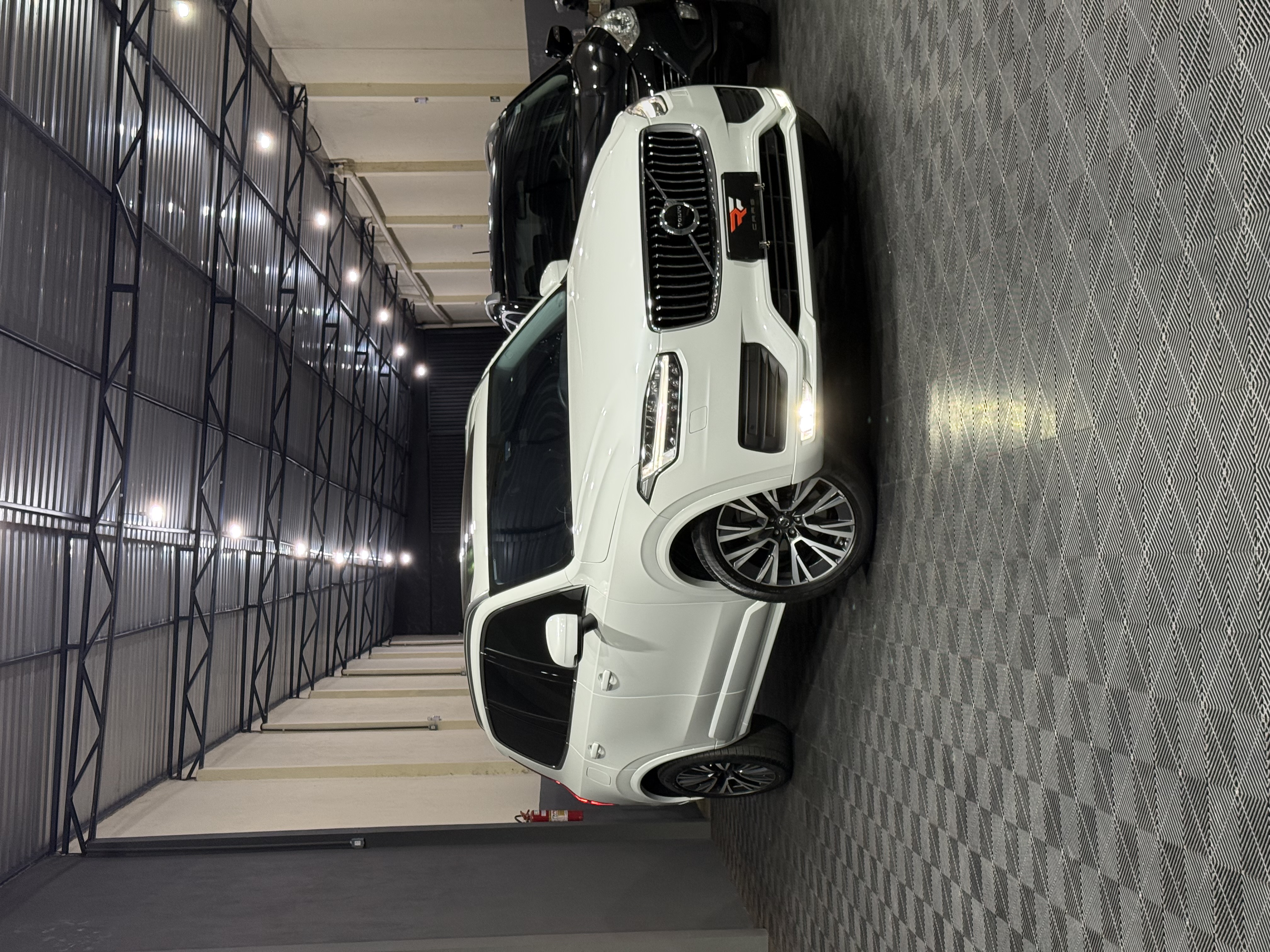 VOLVO XC90 T6 MOMENTUM — foto 7