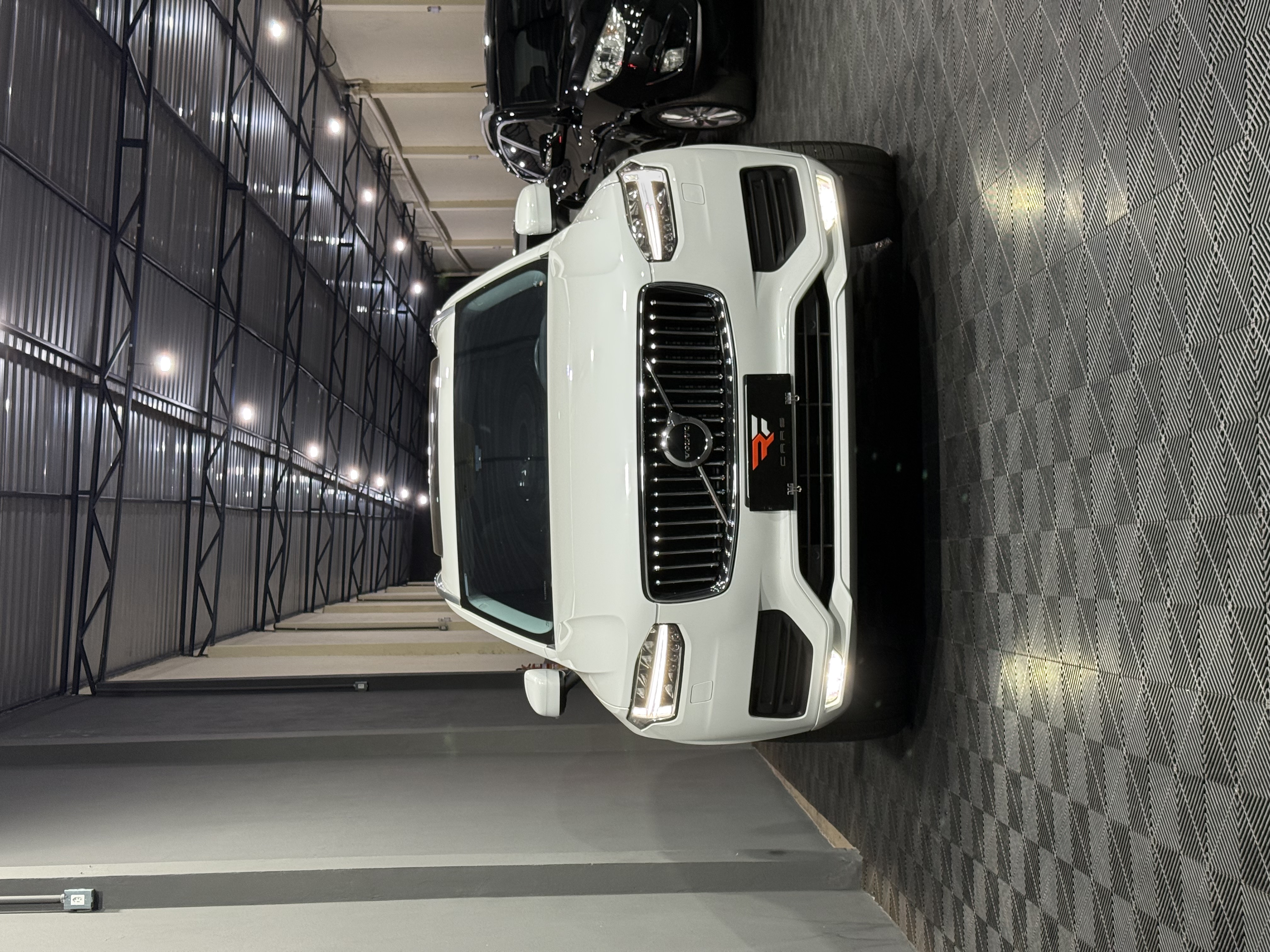 VOLVO XC90 T6 MOMENTUM — foto 8