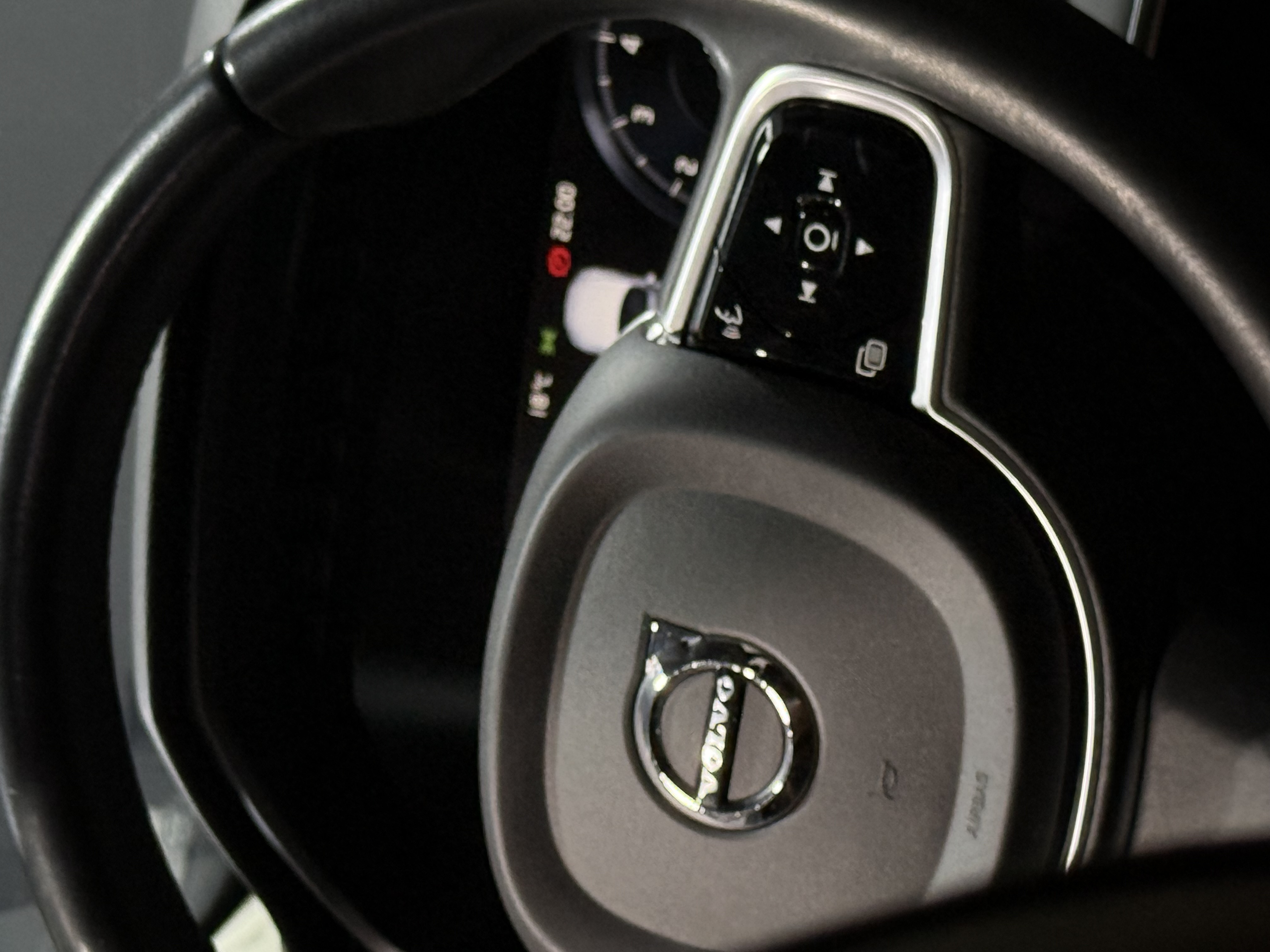 VOLVO XC90 T6 MOMENTUM — foto 11