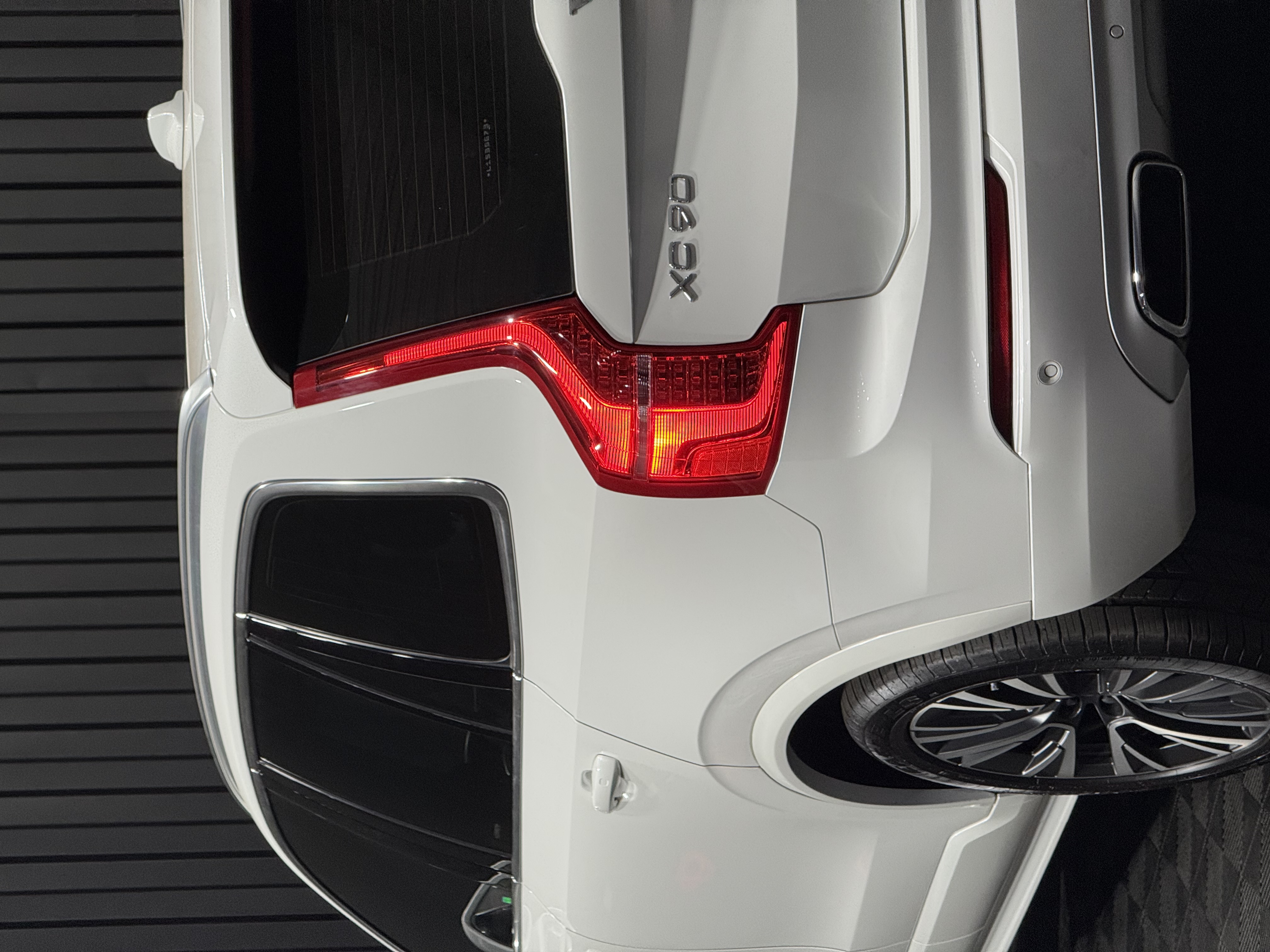 VOLVO XC90 T6 MOMENTUM — foto 17