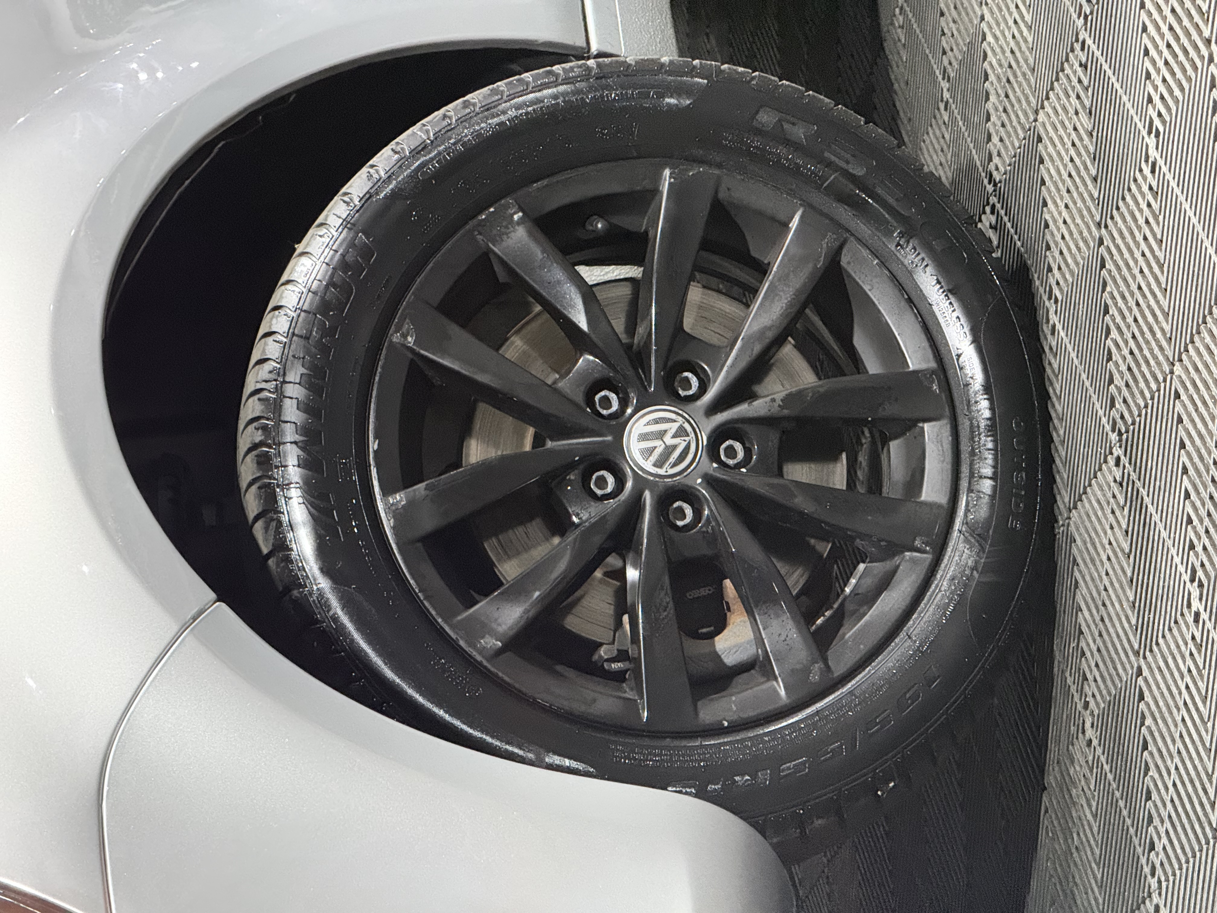VW SPACEFOX HIGHLINE — foto 3
