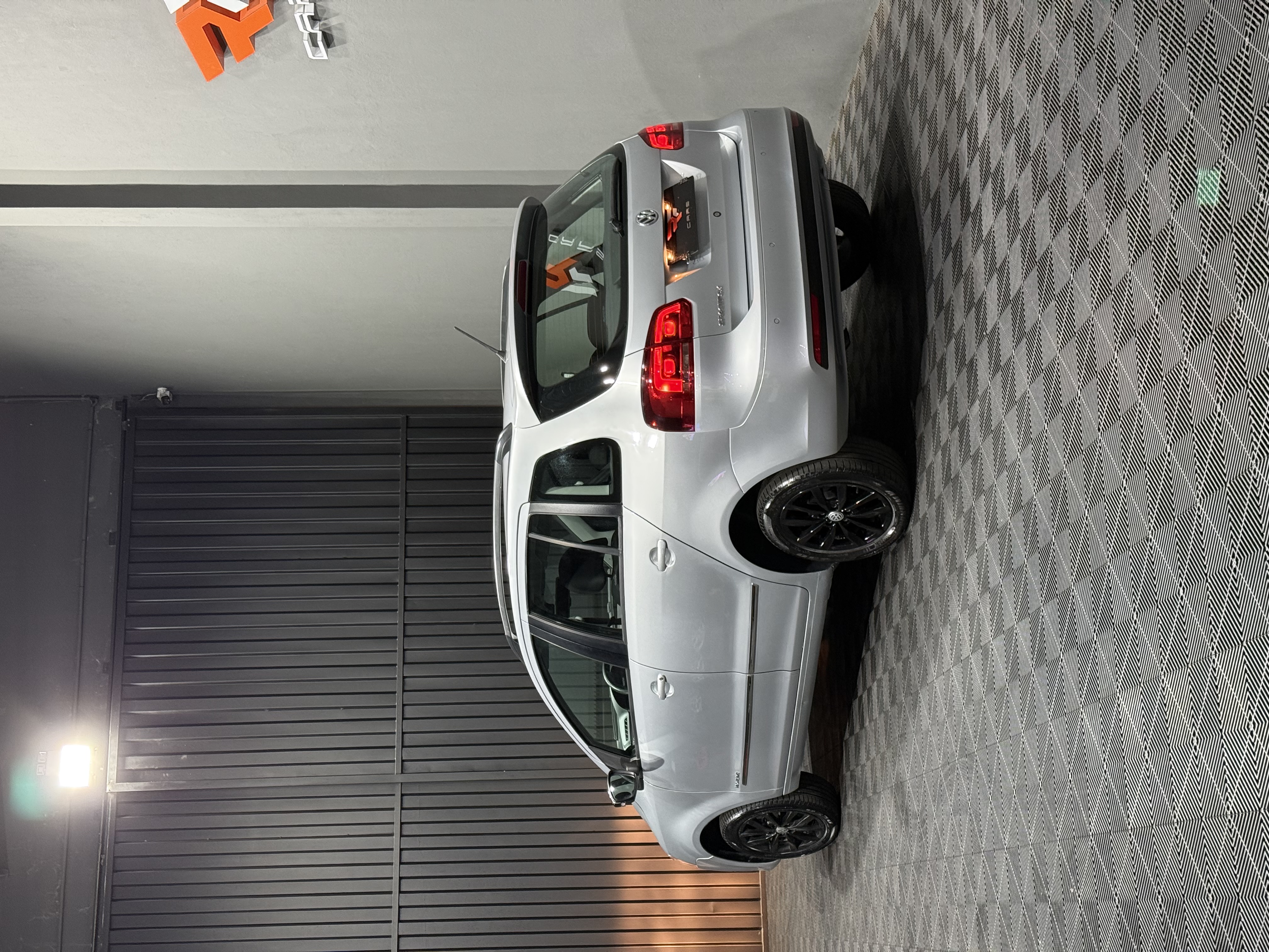 VW SPACEFOX HIGHLINE — foto 4