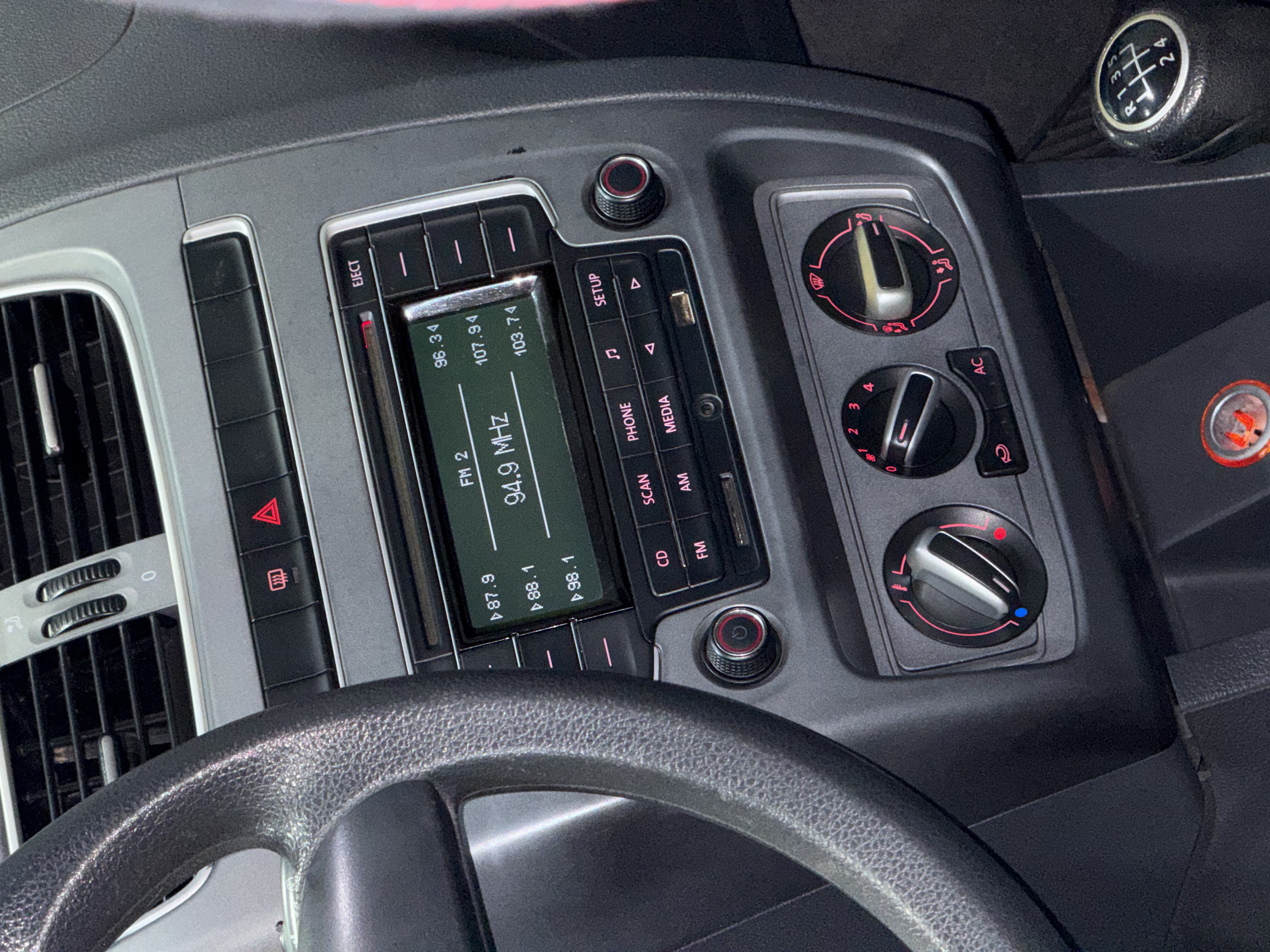 VW SPACEFOX HIGHLINE — foto 12