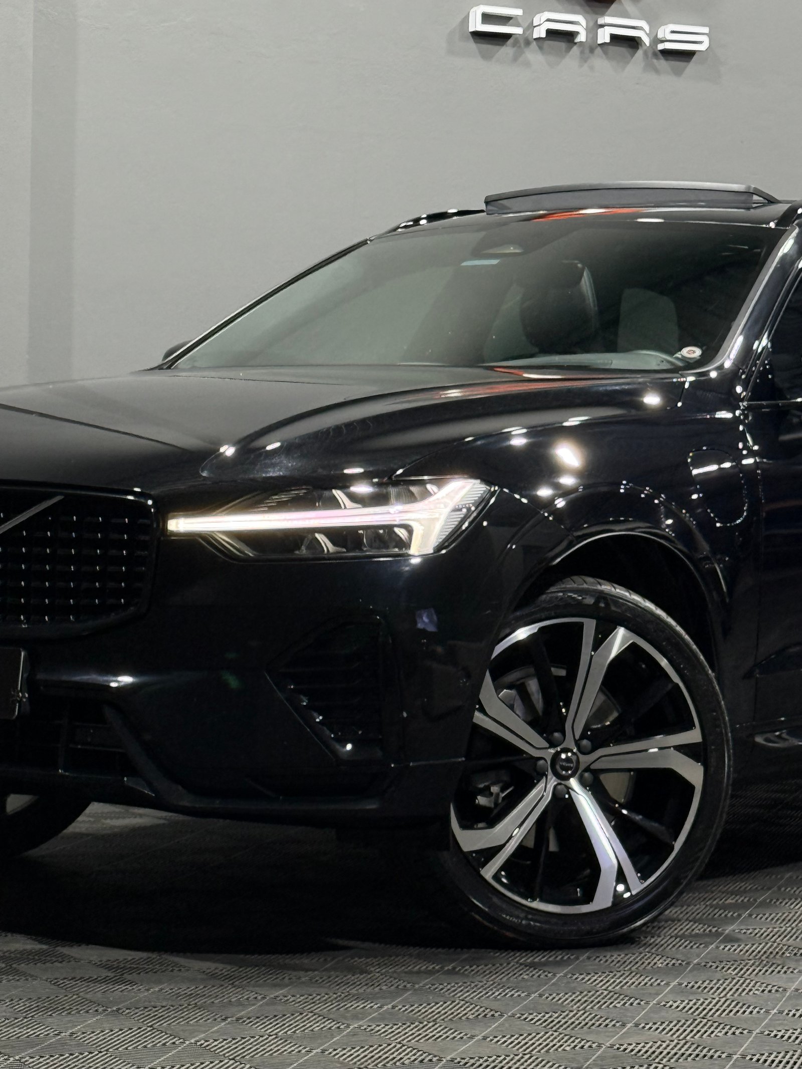 VOLVO XC60 T-8 R-DESIGN 2.0 — foto 2