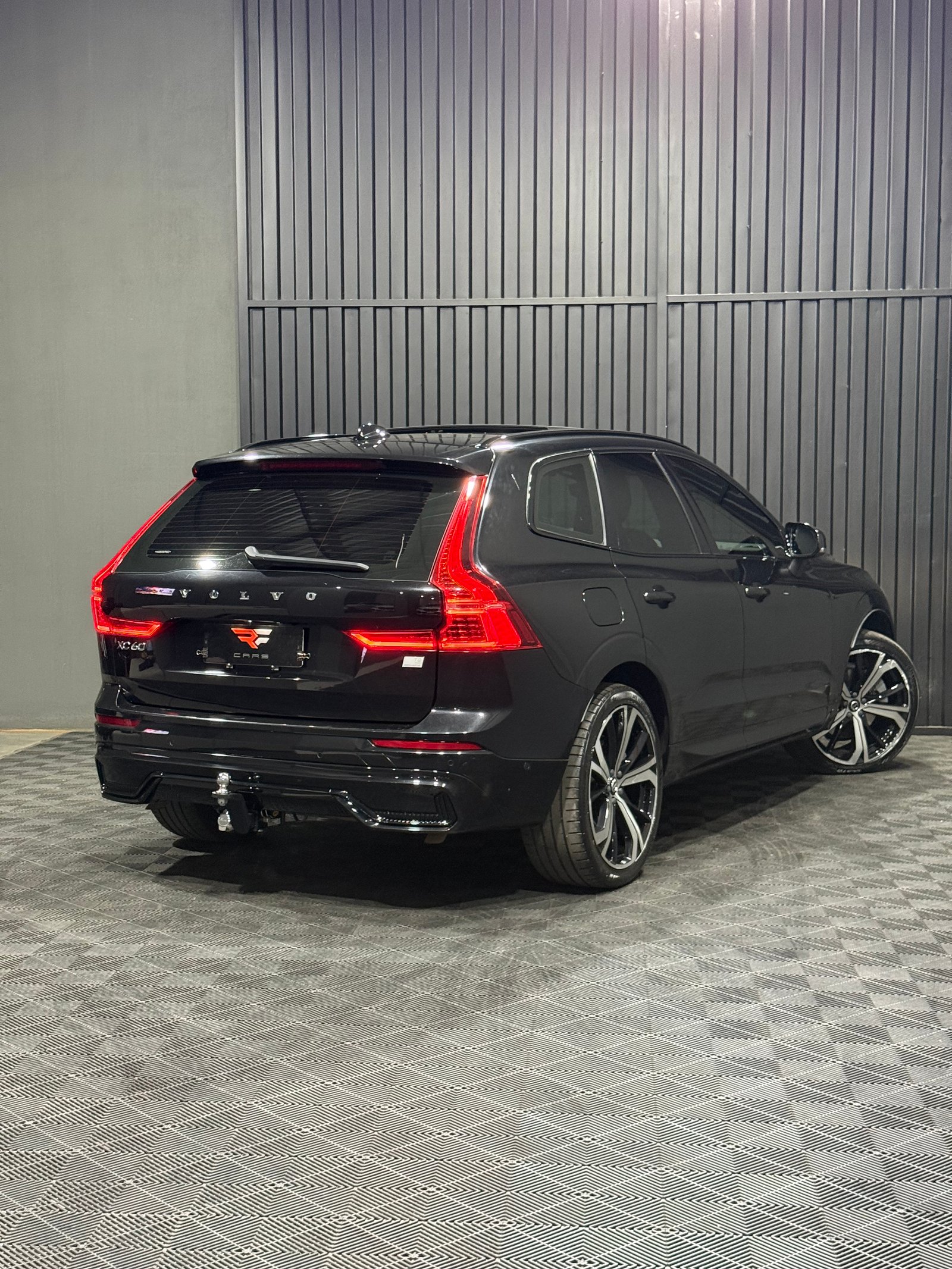 VOLVO XC60 T-8 R-DESIGN 2.0 — foto 5