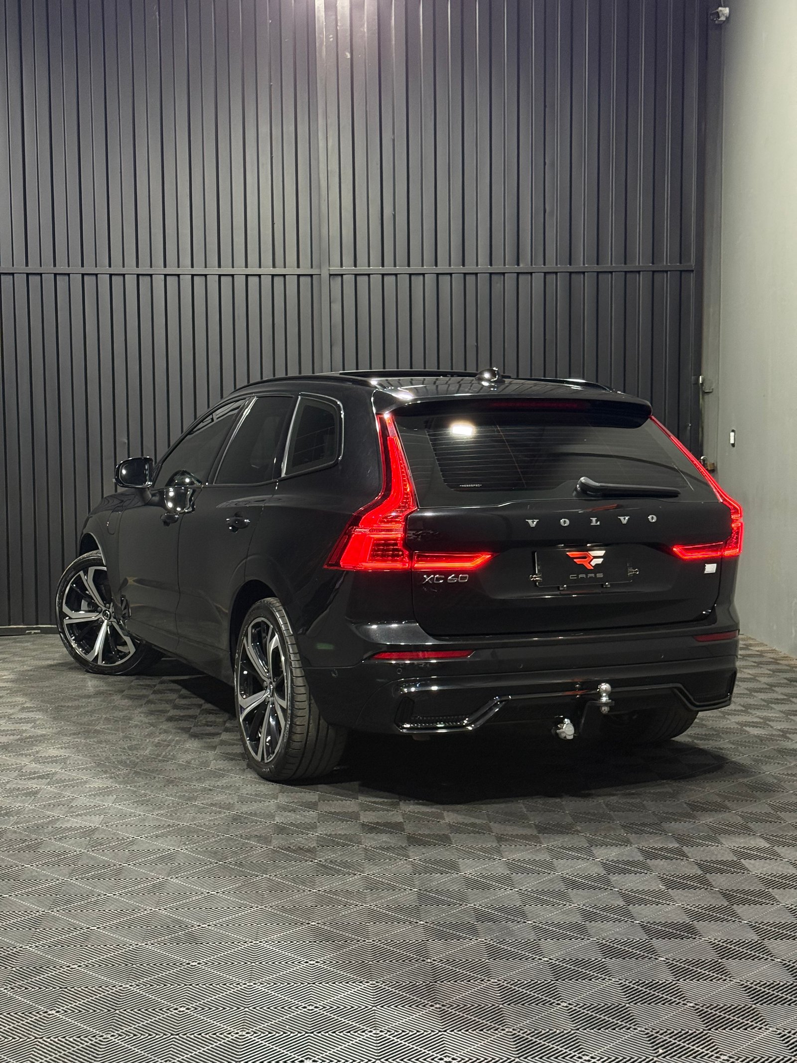 VOLVO XC60 T-8 R-DESIGN 2.0 — foto 8