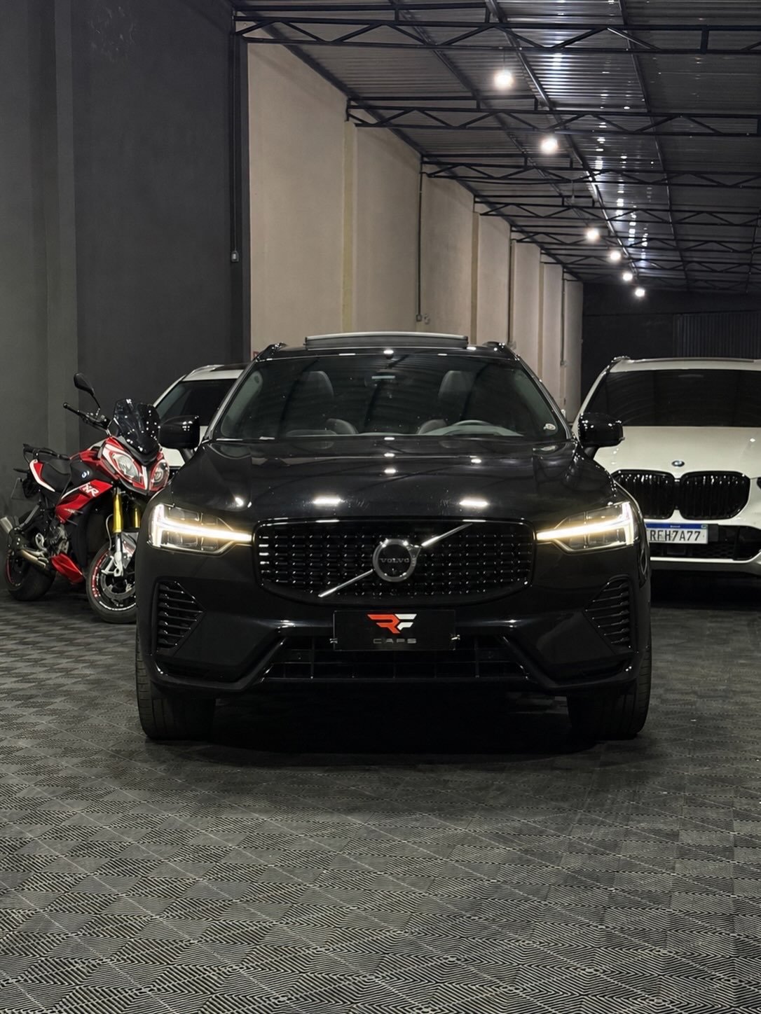 VOLVO XC60 T-8 R-DESIGN 2.0 — foto 9
