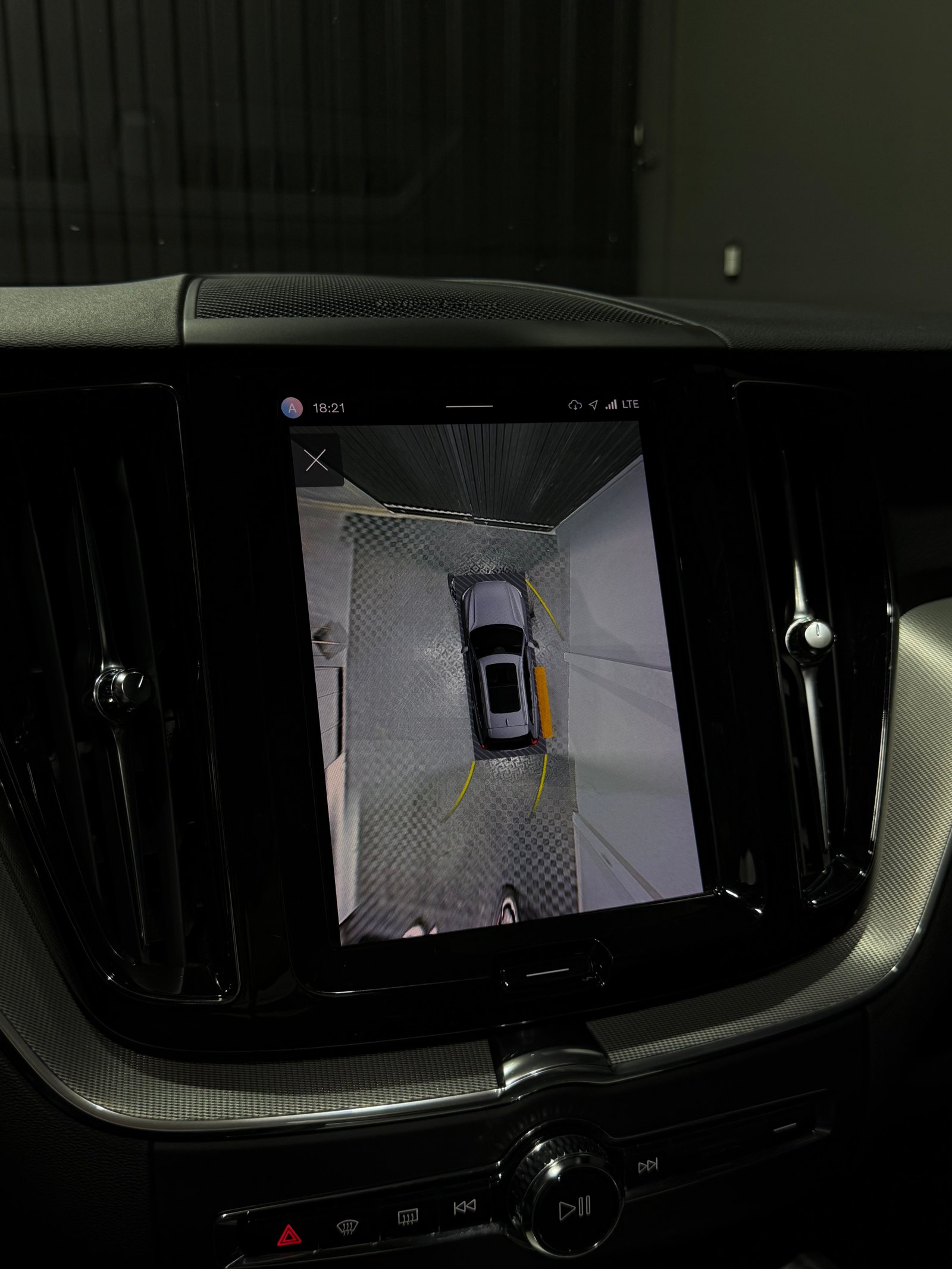 VOLVO XC60 T-8 R-DESIGN 2.0 — foto 16