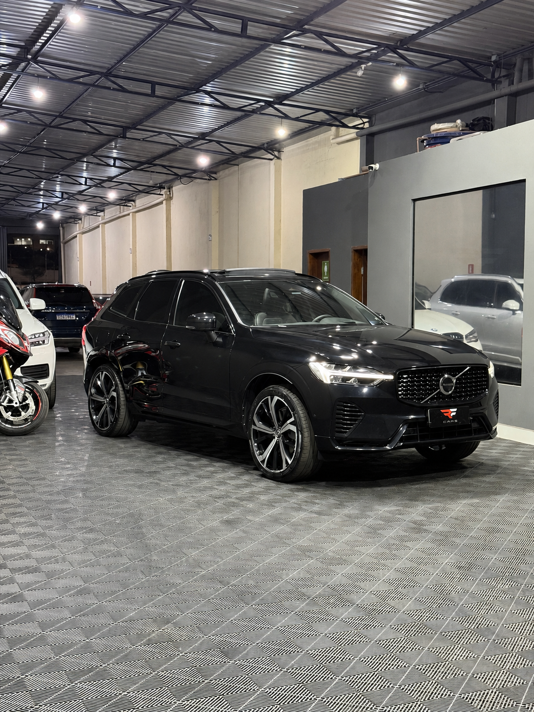 VOLVO XC60 T-8 R-DESIGN 2.0 — foto 19