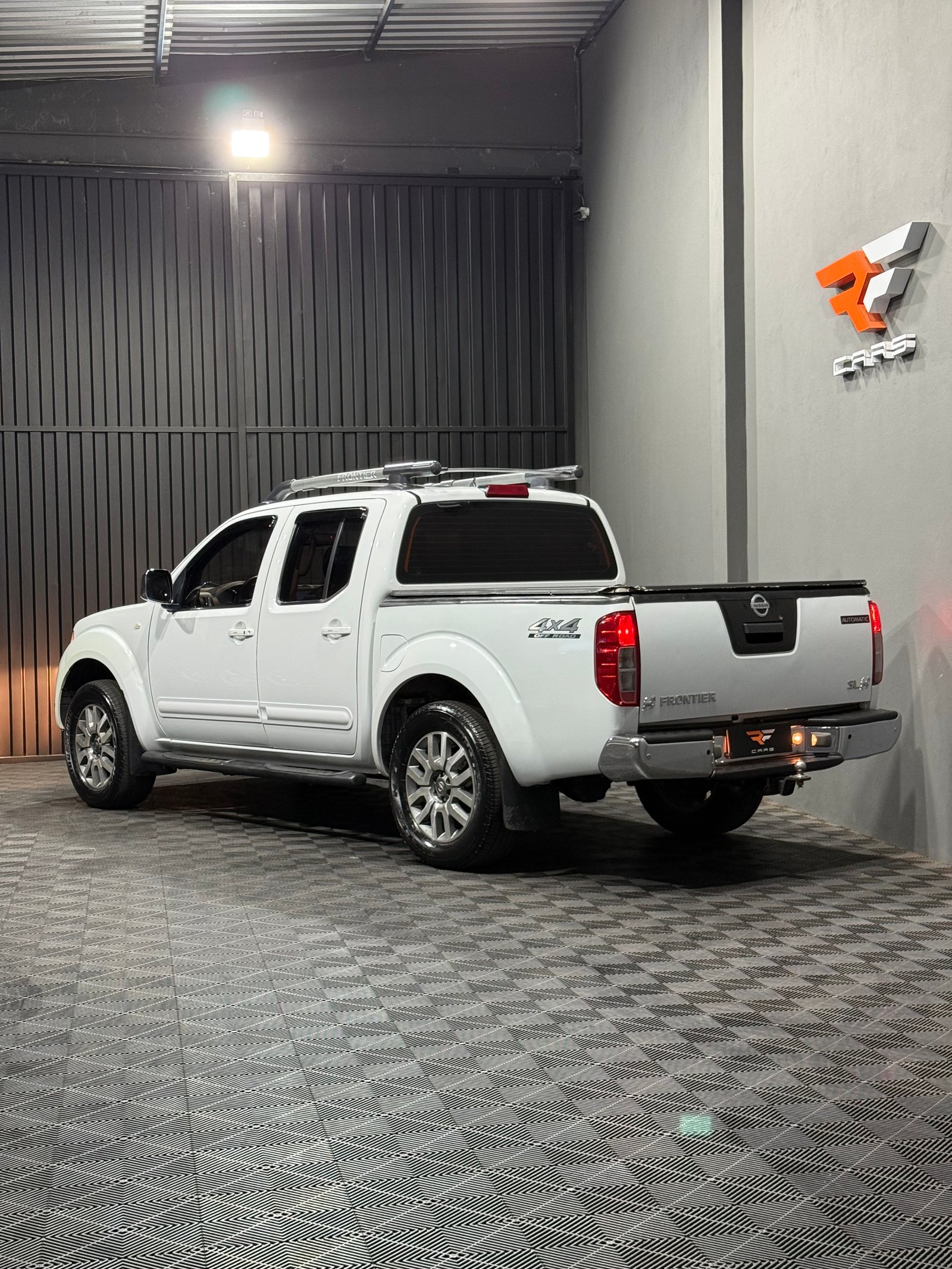 NISSAN FRONTIER SL CD 2.5 TURBO DIESEL 4X4 — foto 3