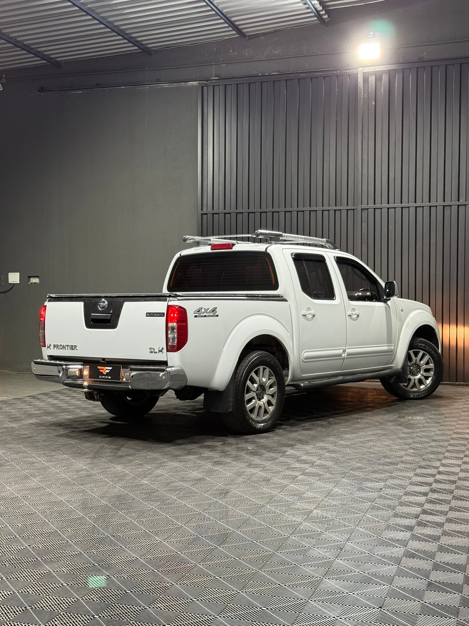 NISSAN FRONTIER SL CD 2.5 TURBO DIESEL 4X4 — foto 6