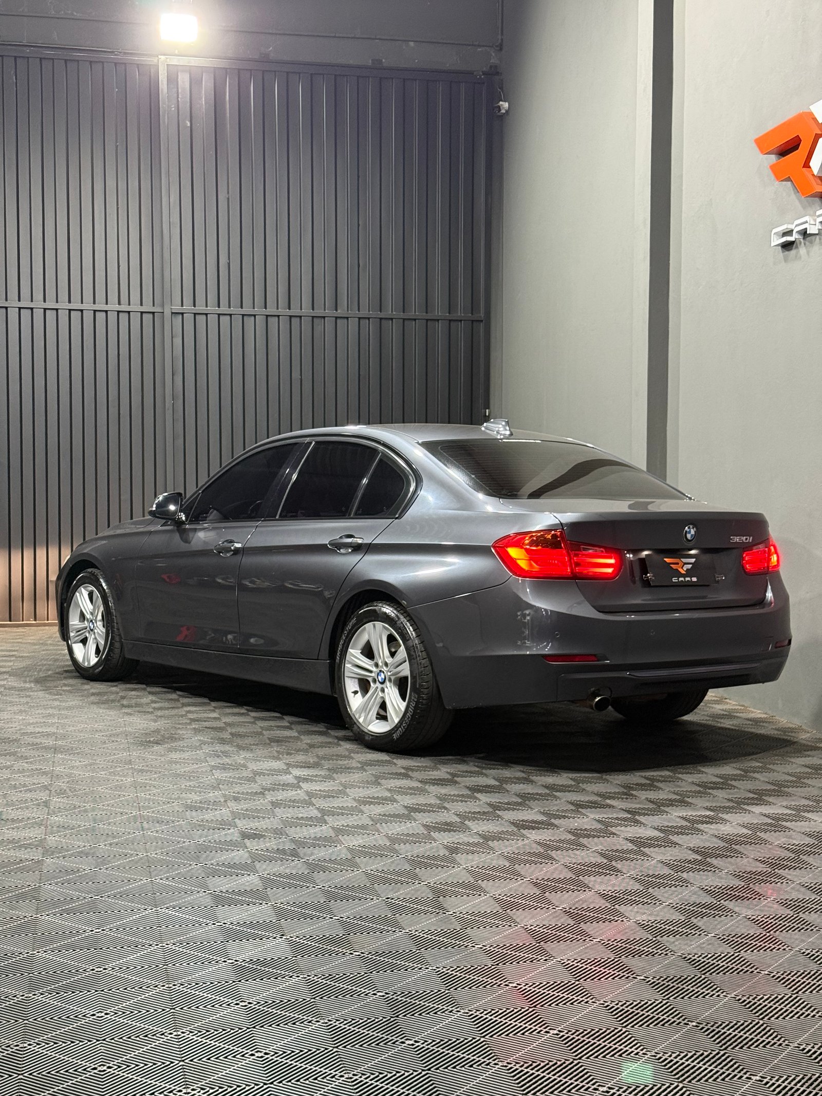 320i SPORT 2.0 TURBO — foto 4