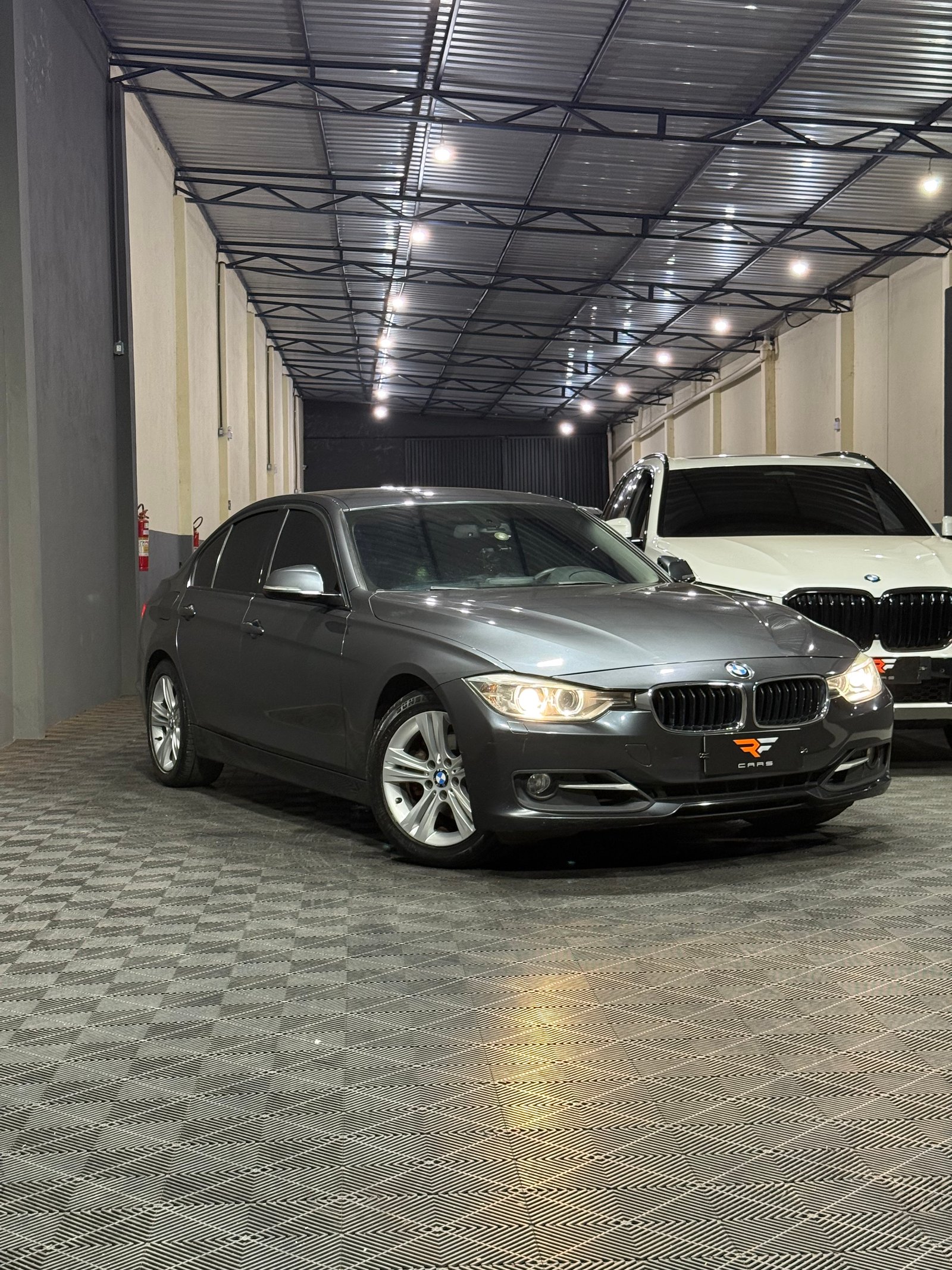 320i SPORT 2.0 TURBO — foto 19